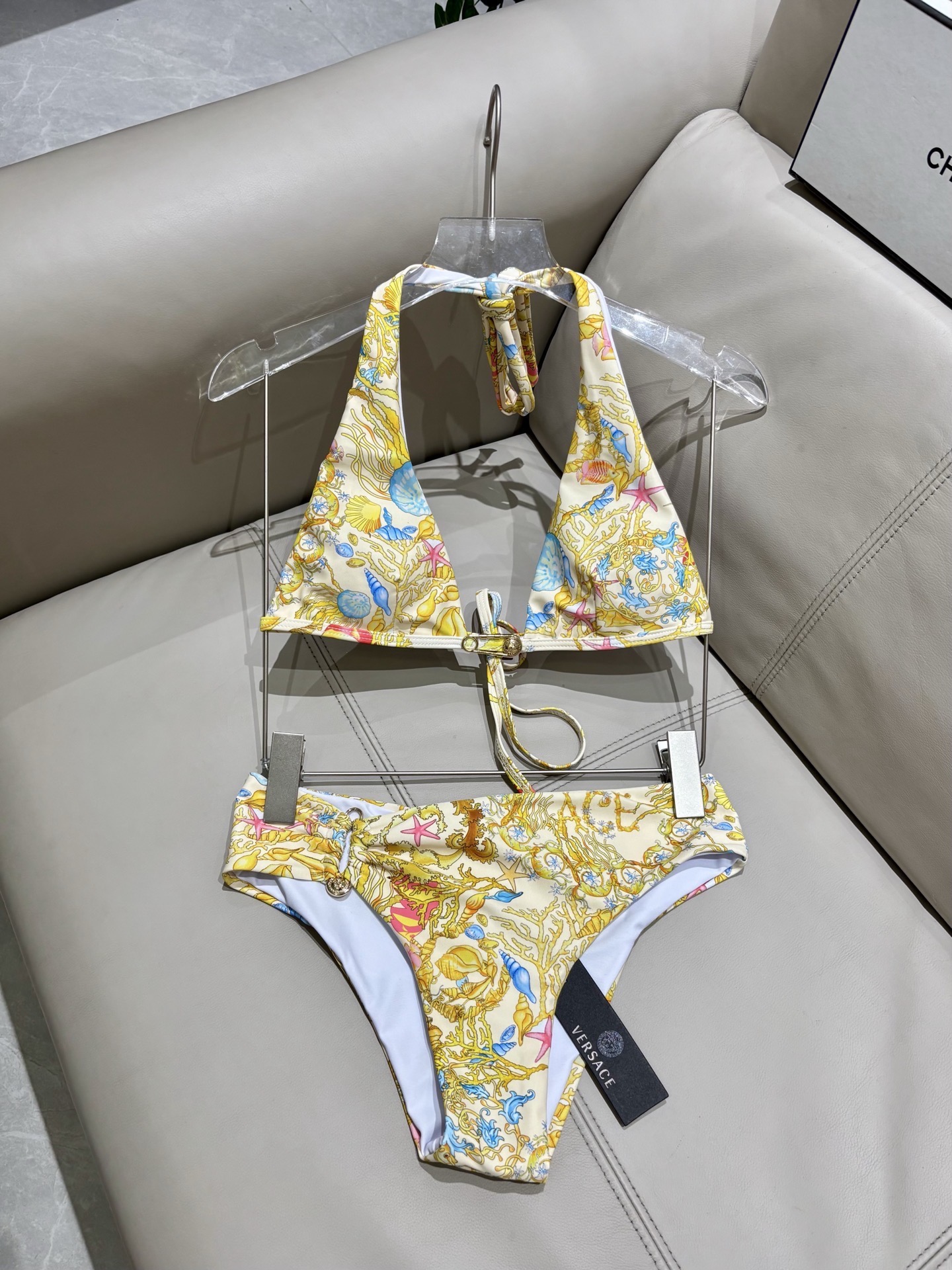 范思哲比基尼👙❤️😍🥰适合多种场景的游泳衣🏊‍♀️海边 游泳池 温泉 水上乐园 漂流都可以😌内搭外穿也完