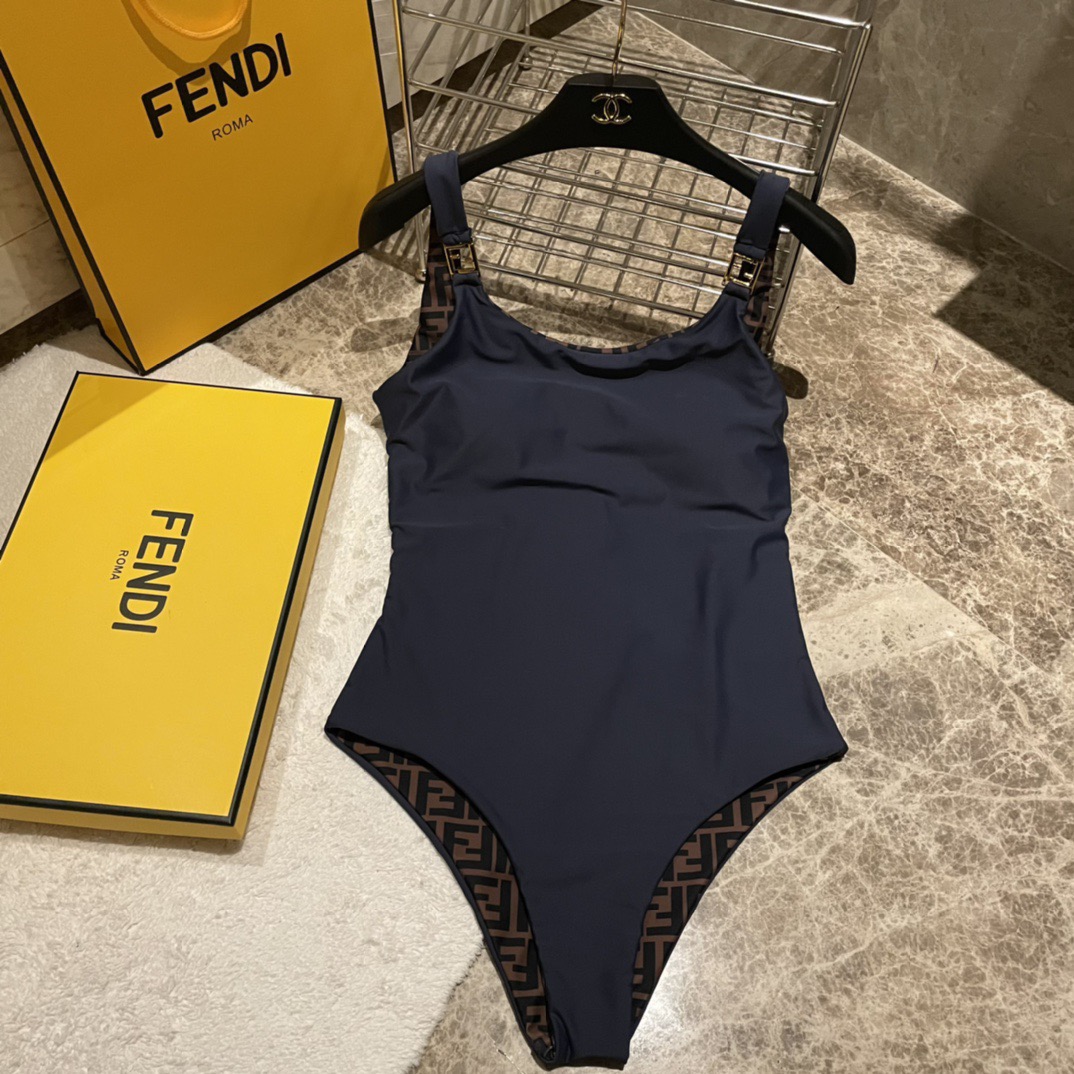 芬迪新款连体泳衣 适合多种场景的游泳衣🏊‍♀️海边 游泳池 温泉 水上乐园 漂流都可以😌内搭也完全可以 