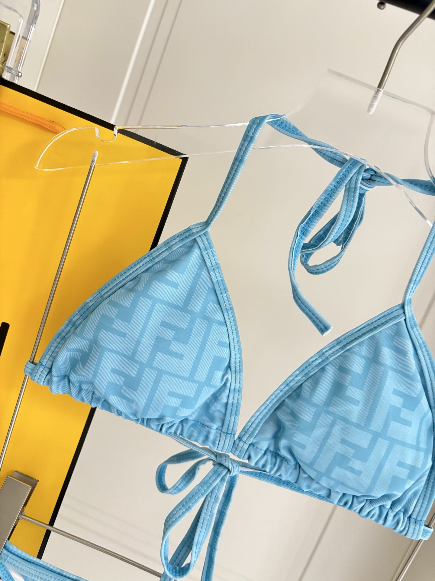 芬迪新款分体泳衣 适合多种场景的游泳衣🏊‍♀️海边 游泳池 温泉 水上乐园 漂流都可以😌内搭也完全可以 