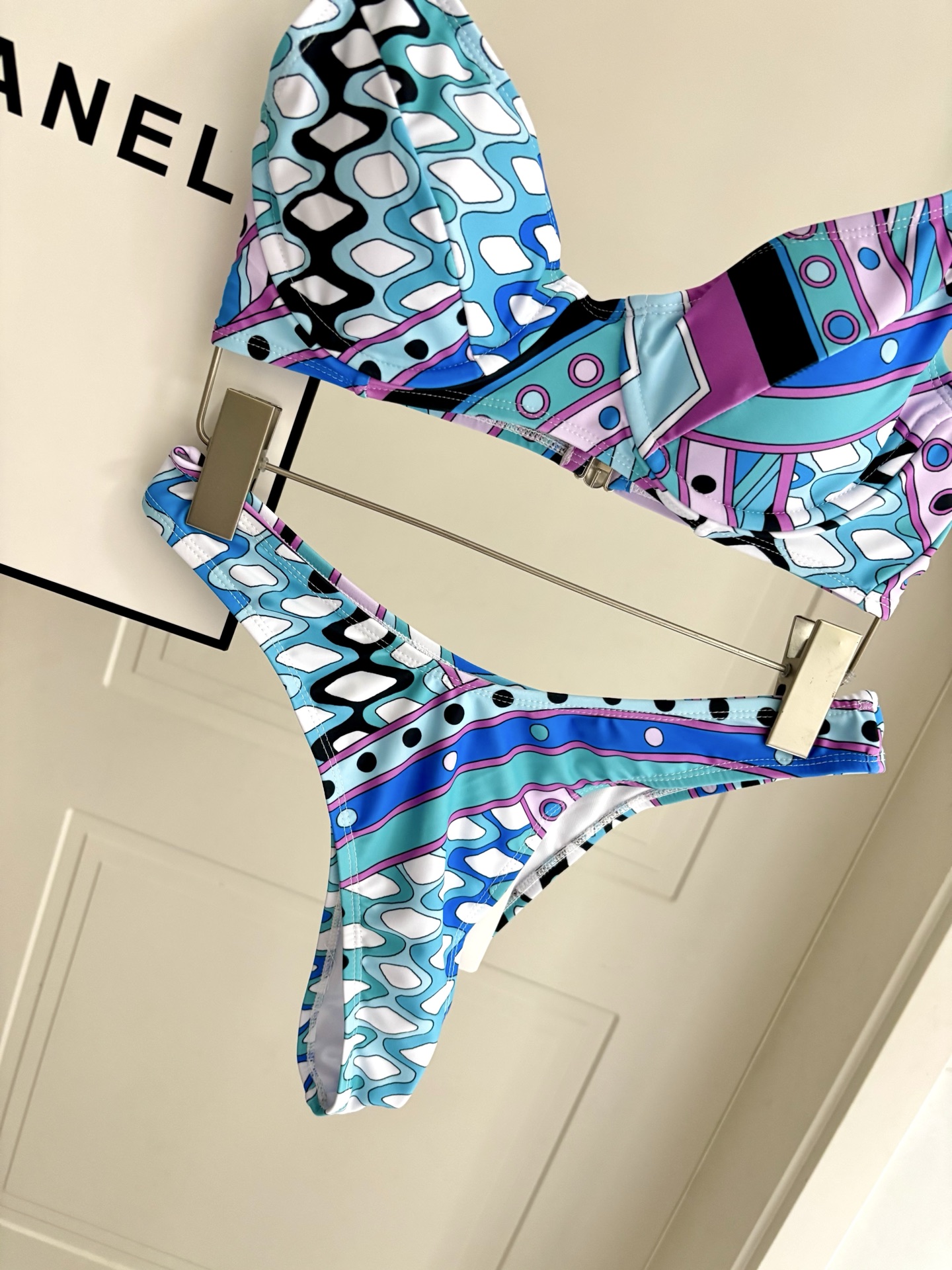 Pucci比基尼泳衣 时尚潮流款 😍🥰适合多种场景的游泳衣🏊‍♀️海边 游泳池 温泉 水上乐园 漂流都可