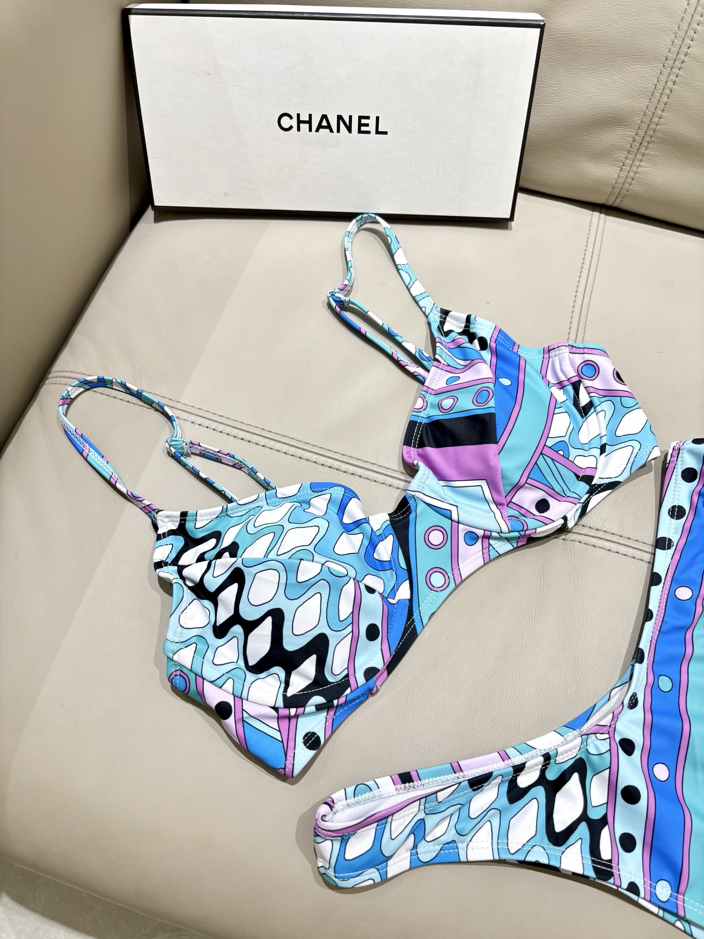 Pucci比基尼泳衣 时尚潮流款 😍🥰适合多种场景的游泳衣🏊‍♀️海边 游泳池 温泉 水上乐园 漂流都可