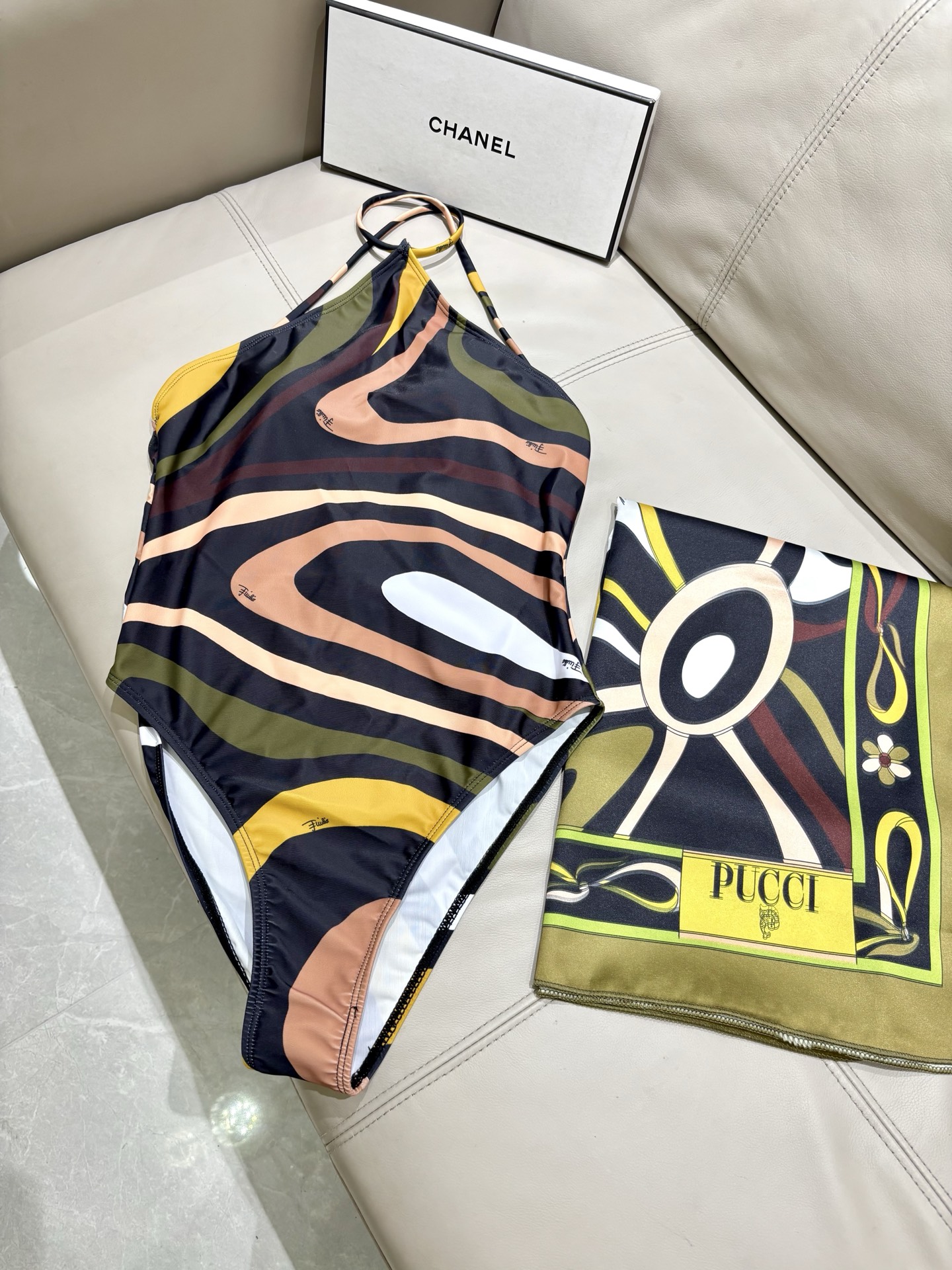 Pucci新款连体➕纱裙 时尚潮流款 😍🥰适合多种场景的游泳衣🏊‍♀️海边 游泳池 温泉 水上乐园 漂流