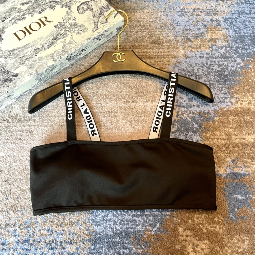 Dior迪奥新款分体式泳衣👙❤️😍🥰适合多种场景的游泳衣🏊‍♀️海边 游泳池 温泉 水上乐园 漂流都可以