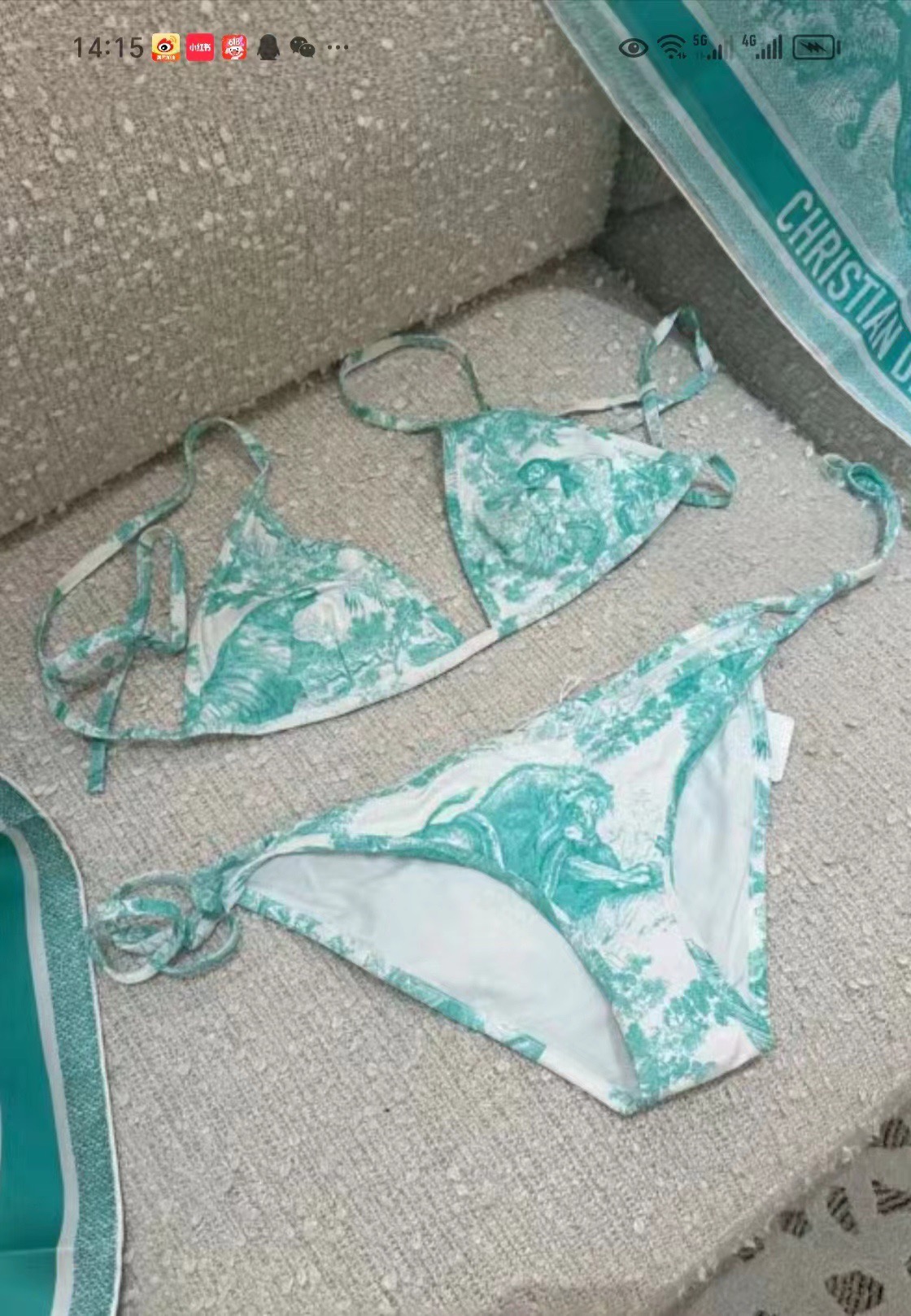 Dior迪奥新款分体式泳衣👙❤️😍🥰适合多种场景的游泳衣🏊‍♀️海边 游泳池 温泉 水上乐园 漂流都可以