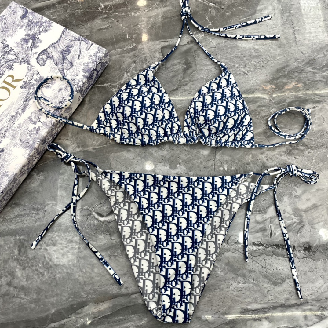 Dior比基尼👙❤️😍🥰适合多种场景的游泳衣🏊‍♀️海边 游泳池 温泉 水上乐园 漂流都可以😌内搭外穿也