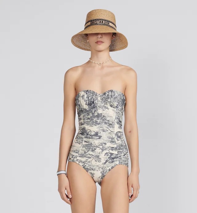 Dior连体👙❤️😍🥰适合多种场景的游泳衣🏊‍♀️海边 游泳池 温泉 水上乐园 漂流都可以😌内搭外穿也完