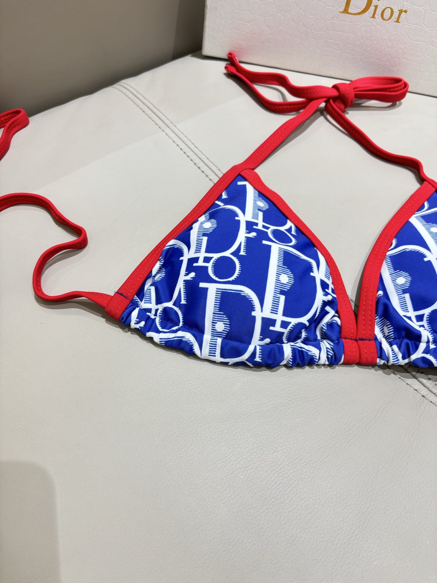 迪奥比基尼👙❤️😍🥰适合多种场景的游泳衣🏊‍♀️海边 游泳池 温泉 水上乐园 漂流都可以😌内搭外穿也完全
