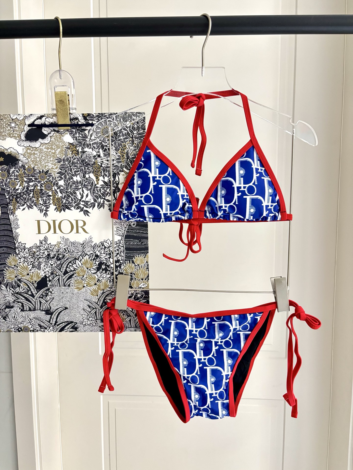 迪奥比基尼👙❤️😍🥰适合多种场景的游泳衣🏊‍♀️海边 游泳池 温泉 水上乐园 漂流都可以😌内搭外穿也完全