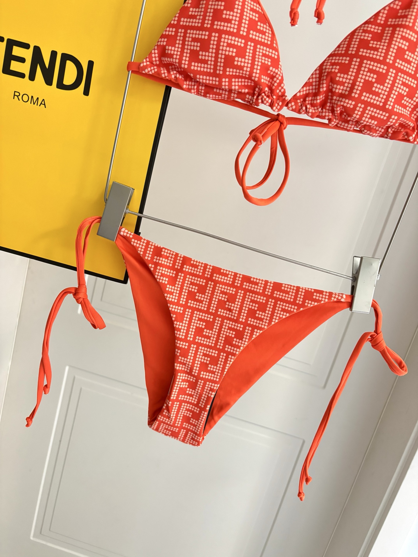 芬迪比基尼👙❤️😍🥰适合多种场景的游泳衣🏊‍♀️海边 游泳池 温泉 水上乐园 漂流都可以😌内搭外穿也完全
