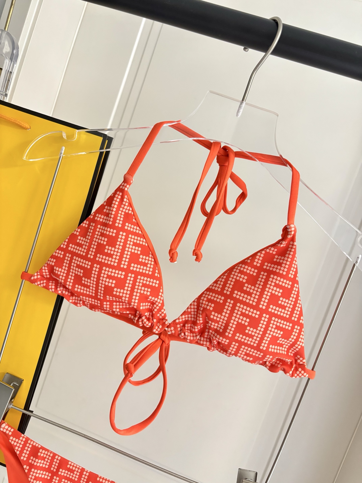 芬迪比基尼👙❤️😍🥰适合多种场景的游泳衣🏊‍♀️海边 游泳池 温泉 水上乐园 漂流都可以😌内搭外穿也完全