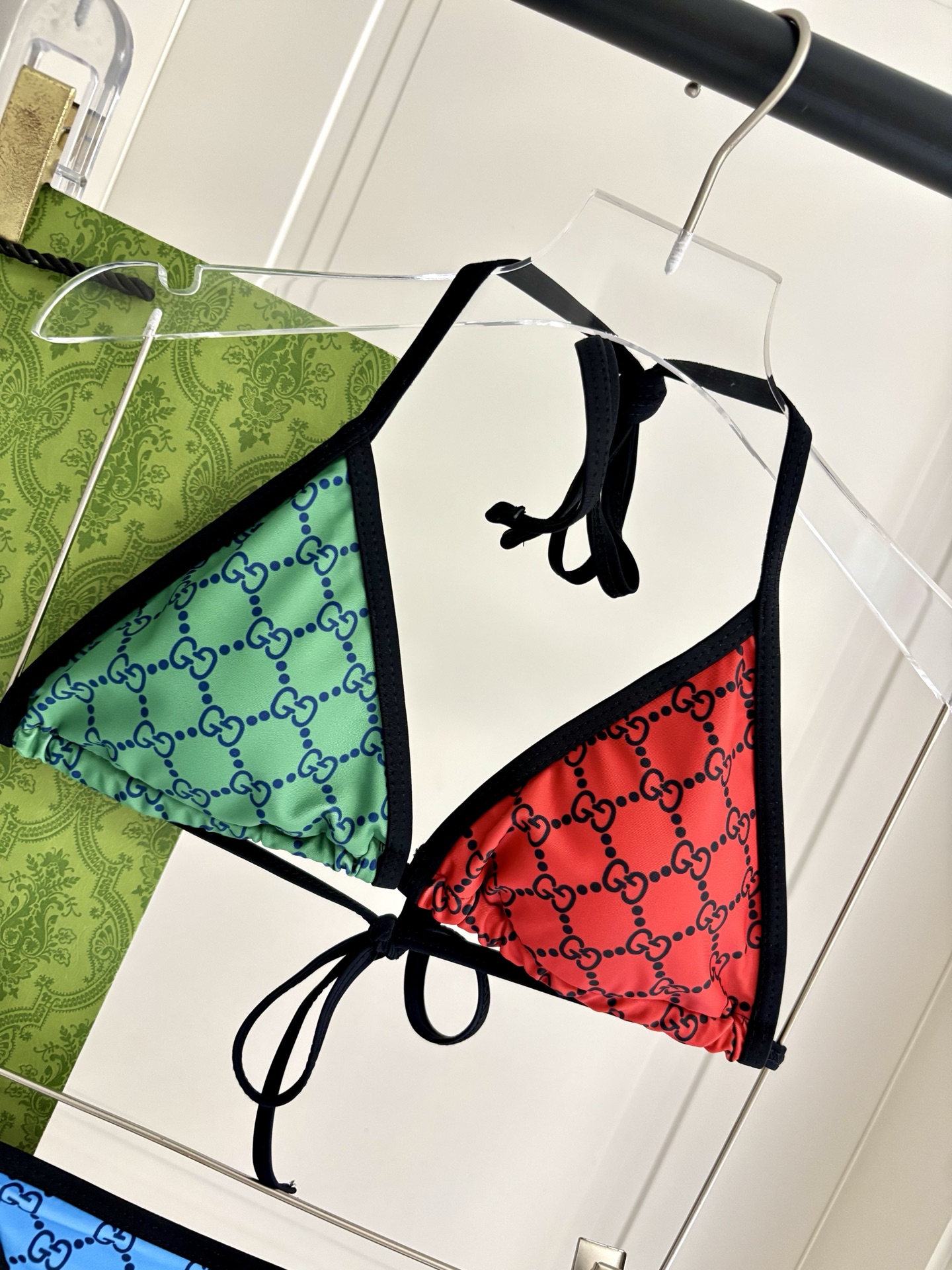 Gucci拼色比基尼👙❤️😍🥰适合多种场景的游泳衣🏊‍♀️海边 游泳池 温泉 水上乐园 漂流都可以😌内搭