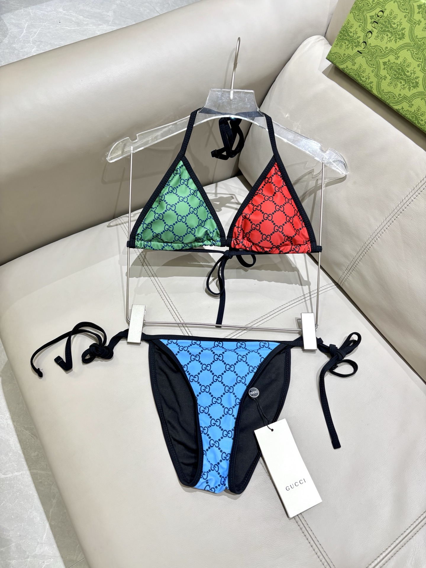 Gucci拼色比基尼👙❤️😍🥰适合多种场景的游泳衣🏊‍♀️海边 游泳池 温泉 水上乐园 漂流都可以😌内搭