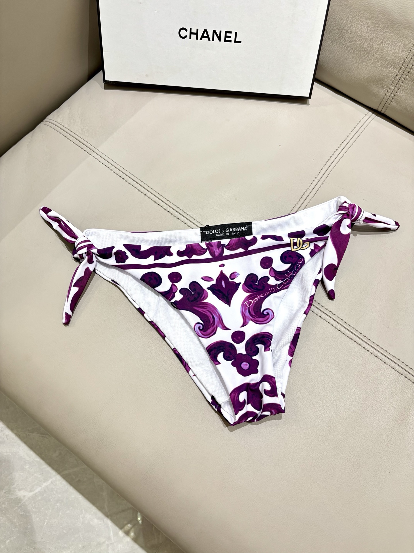 DG新款印花比基尼👙❤️😍🥰适合多种场景的游泳衣🏊‍♀️海边 游泳池 温泉 水上乐园 漂流都可以😌内搭外