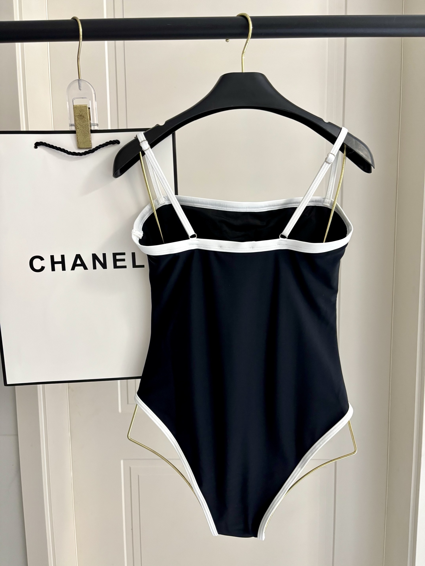 Alo新款连体👙❤️😍🥰适合多种场景的游泳衣🏊‍♀️海边 游泳池 温泉 水上乐园 漂流都可以😌内搭外穿也
