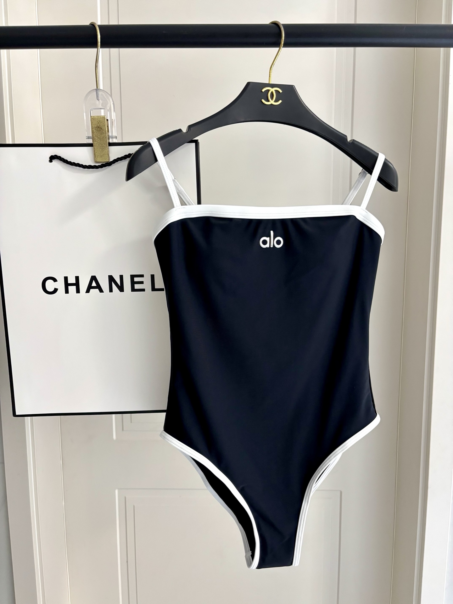 Alo新款连体👙❤️😍🥰适合多种场景的游泳衣🏊‍♀️海边 游泳池 温泉 水上乐园 漂流都可以😌内搭外穿也