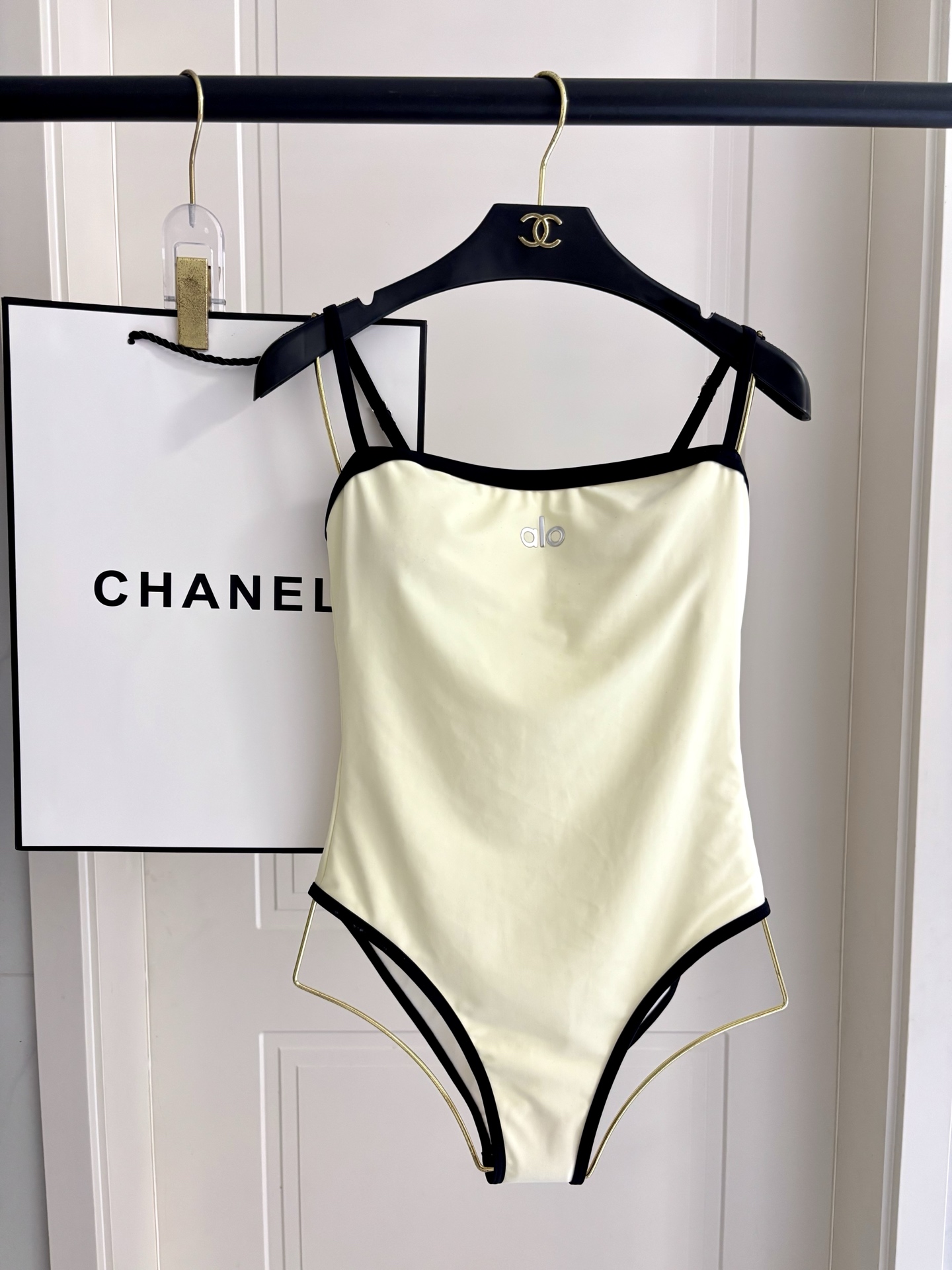 Alo新款连体👙❤️😍🥰适合多种场景的游泳衣🏊‍♀️海边 游泳池 温泉 水上乐园 漂流都可以😌内搭外穿也