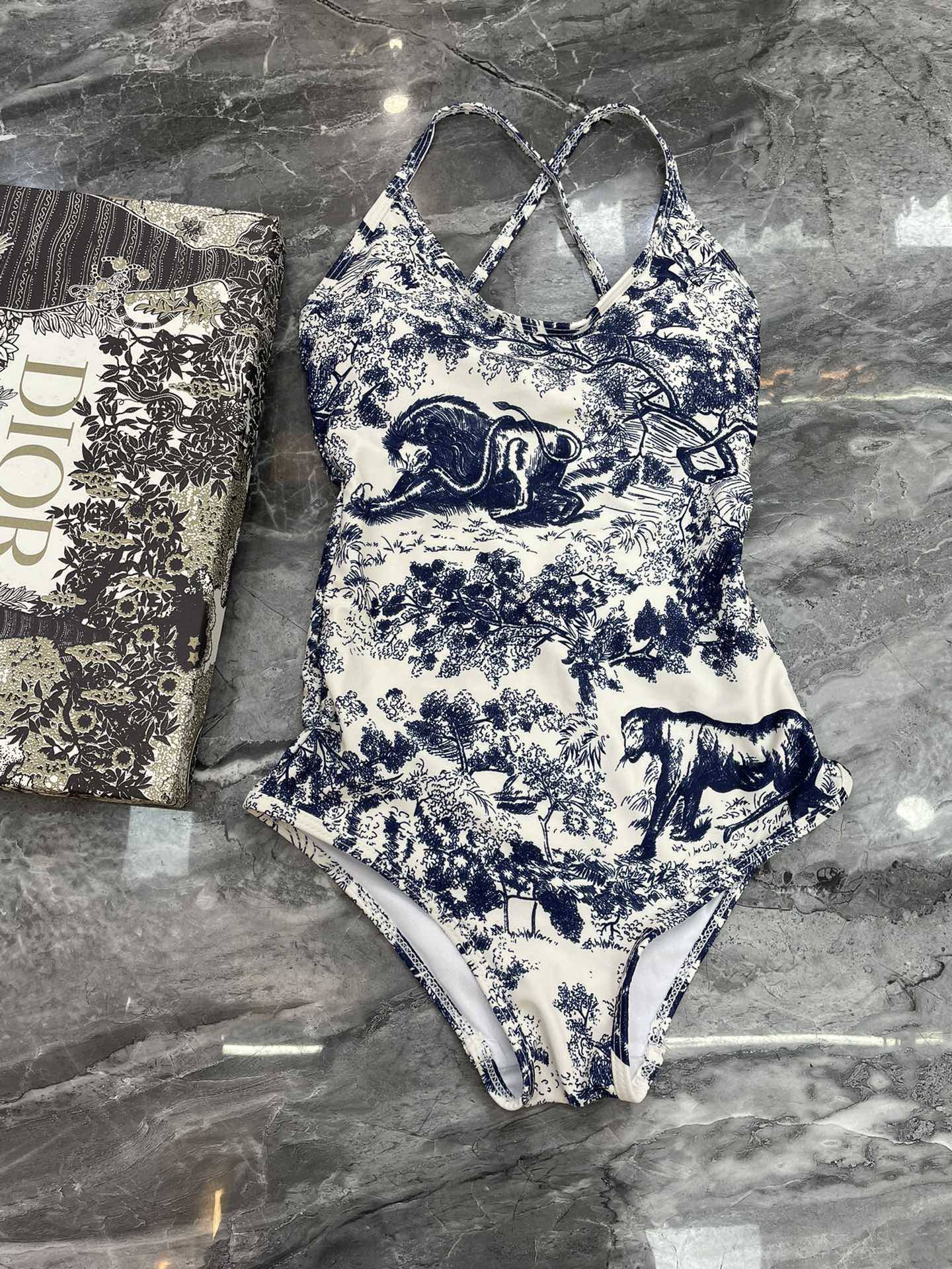 Dior 迪奥连体泳衣 强烈推荐！超显气质 😍🥰适合多种场景的游泳衣🏊‍♀️海边 游泳池 温泉 水上乐园