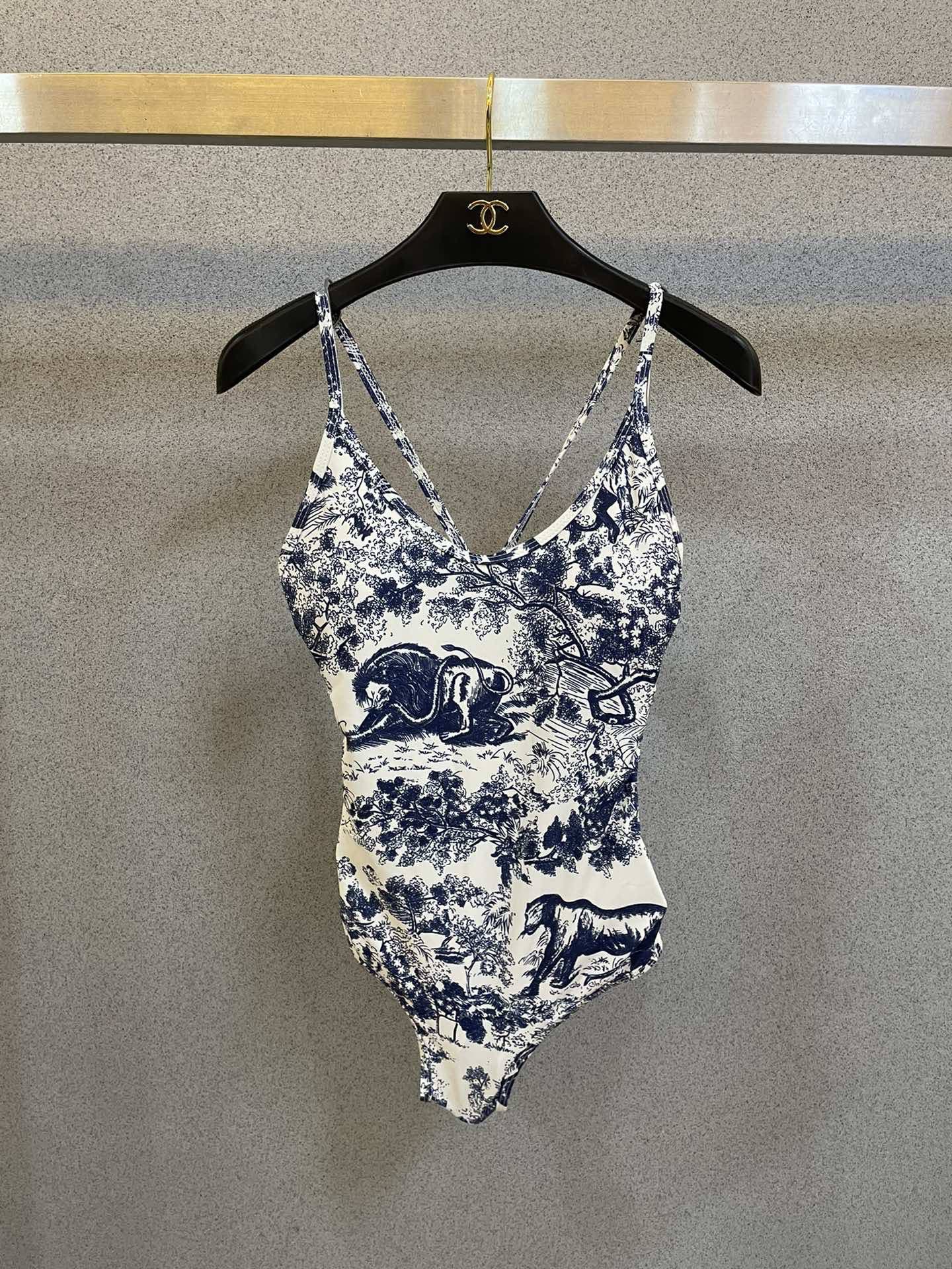 Dior 迪奥连体泳衣 强烈推荐！超显气质 😍🥰适合多种场景的游泳衣🏊‍♀️海边 游泳池 温泉 水上乐园