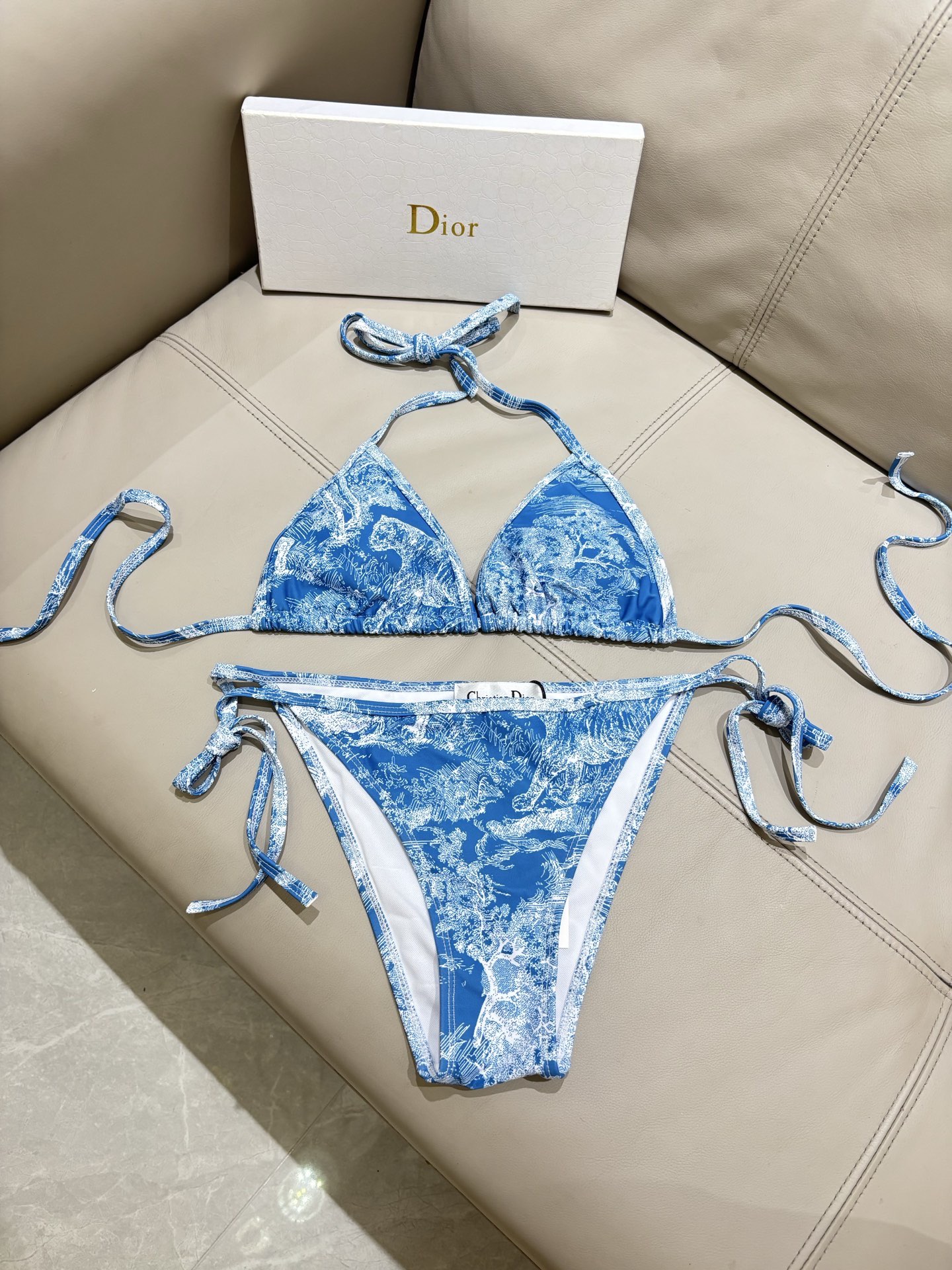 Dior 迪奥比基尼泳衣 强烈推荐！超显气质 😍🥰适合多种场景的游泳衣🏊‍♀️海边 游泳池 温泉 水上乐