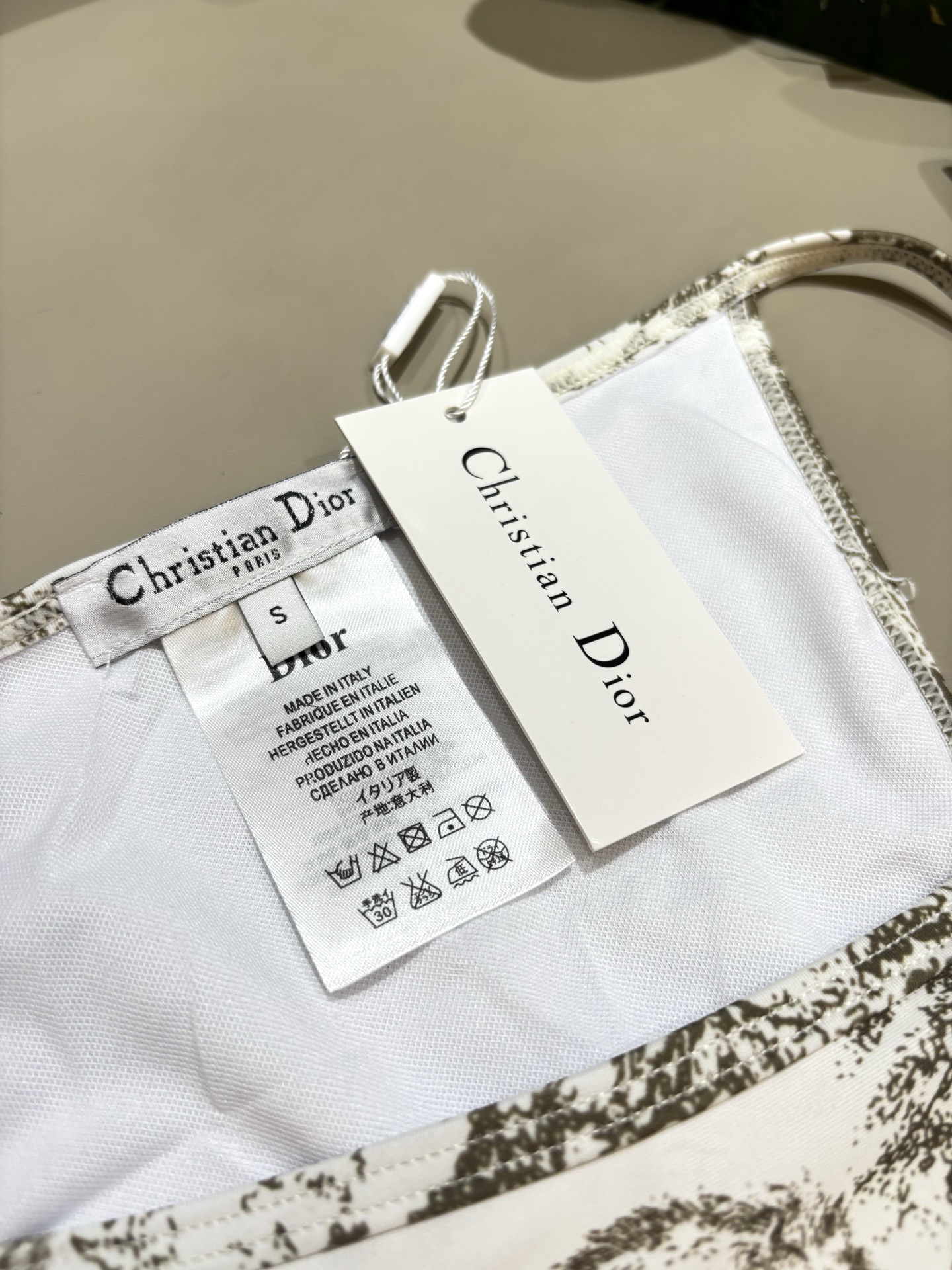 Dior 迪奥比基尼泳衣 强烈推荐！超显气质 😍🥰适合多种场景的游泳衣🏊‍♀️海边 游泳池 温泉 水上乐