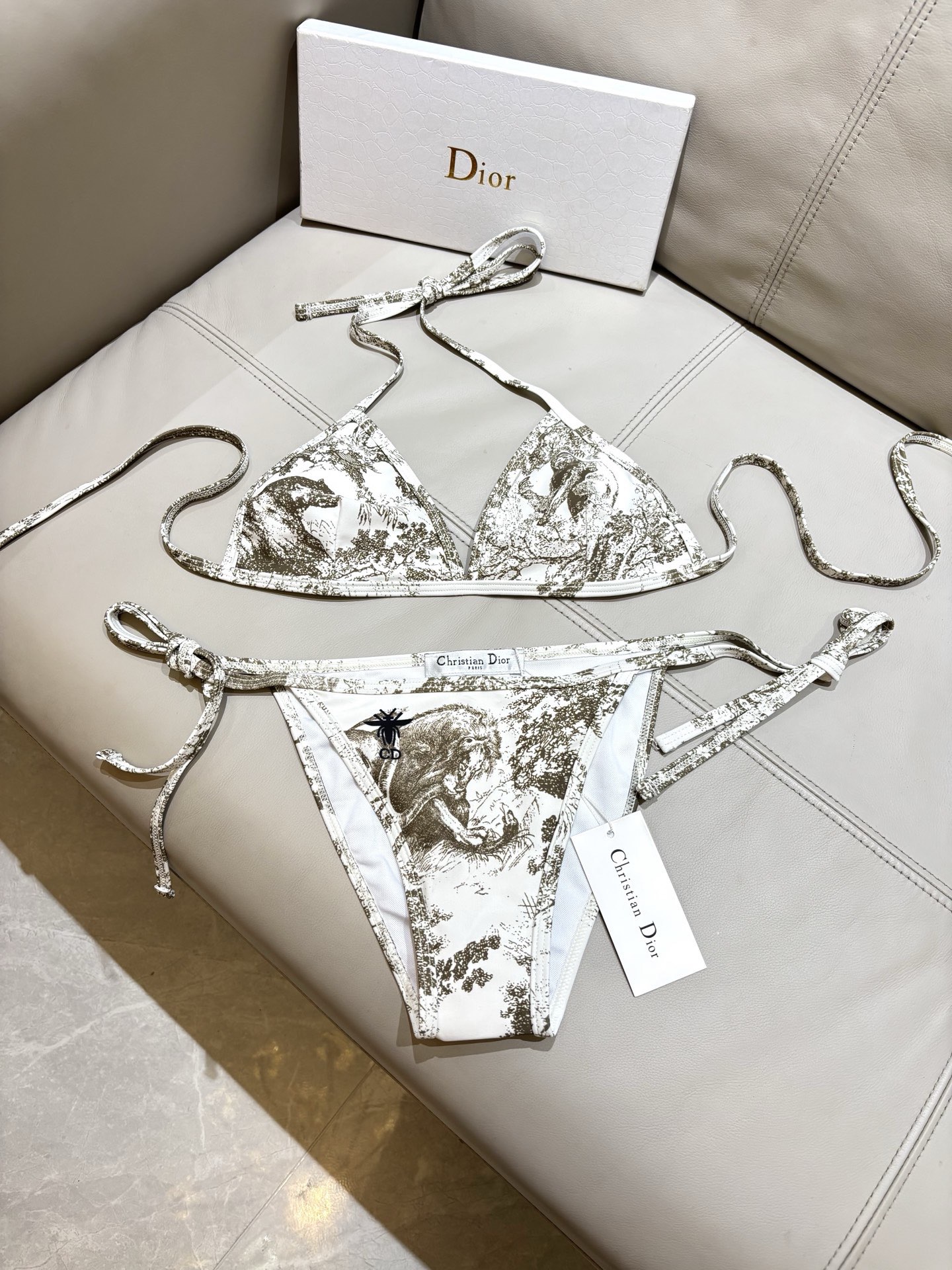 Dior 迪奥比基尼泳衣 强烈推荐！超显气质 😍🥰适合多种场景的游泳衣🏊‍♀️海边 游泳池 温泉 水上乐