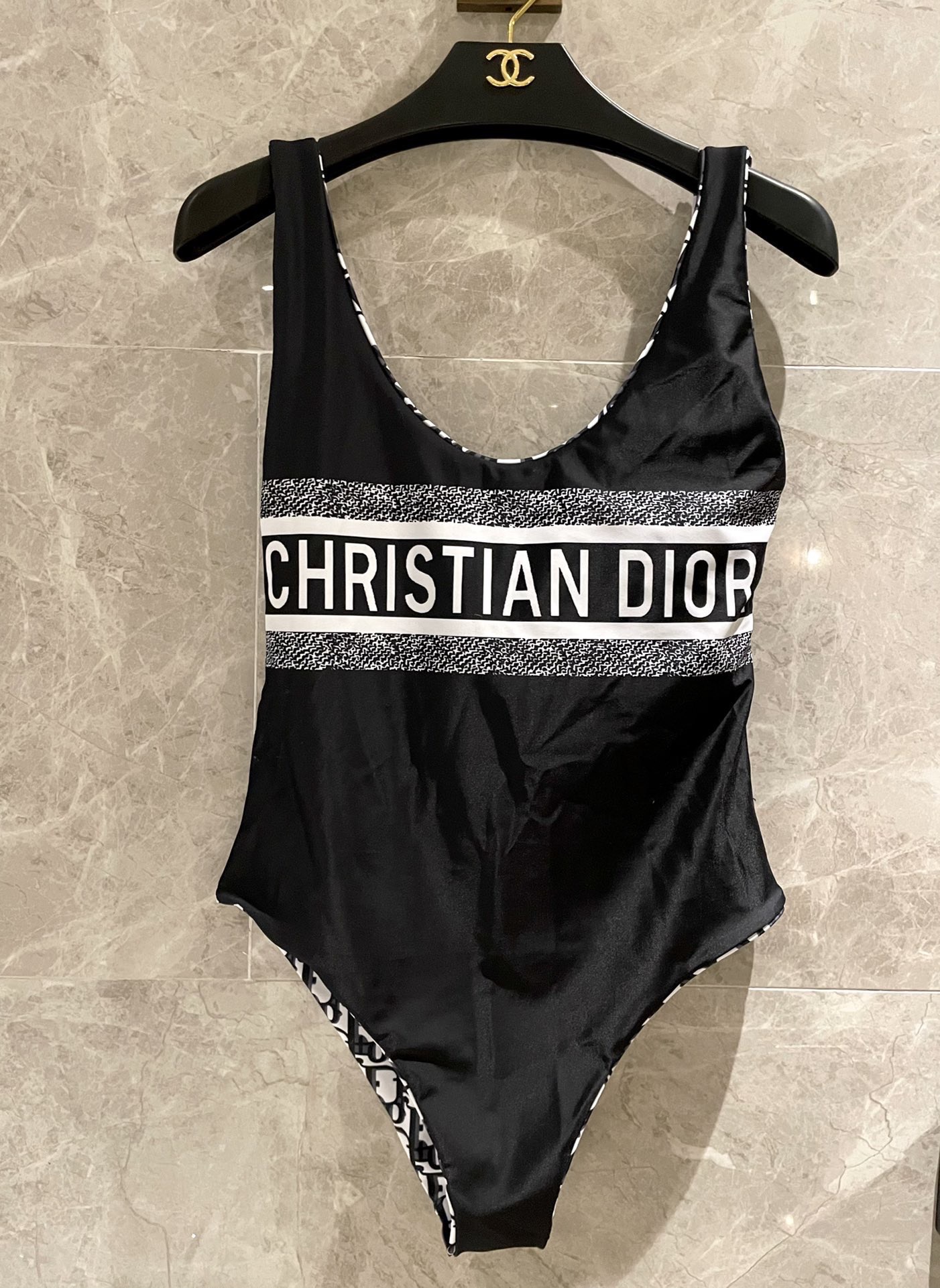 Dior迪奥泳衣👙❤️😍🥰适合多种场景的游泳衣🏊‍♀️海边 游泳池 温泉 水上乐园 漂流都可以😌内搭外穿