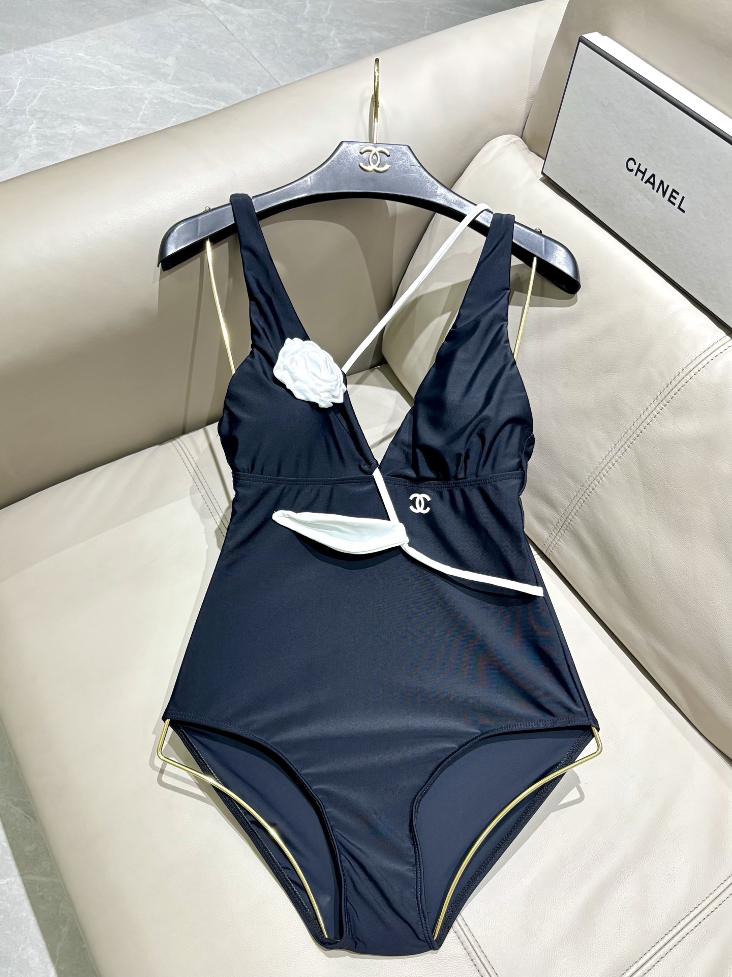 Chanel新款泳衣👙❤️😍🥰适合多种场景的游泳衣🏊‍♀️海边 游泳池 温泉 水上乐园 漂流都可以😌内搭