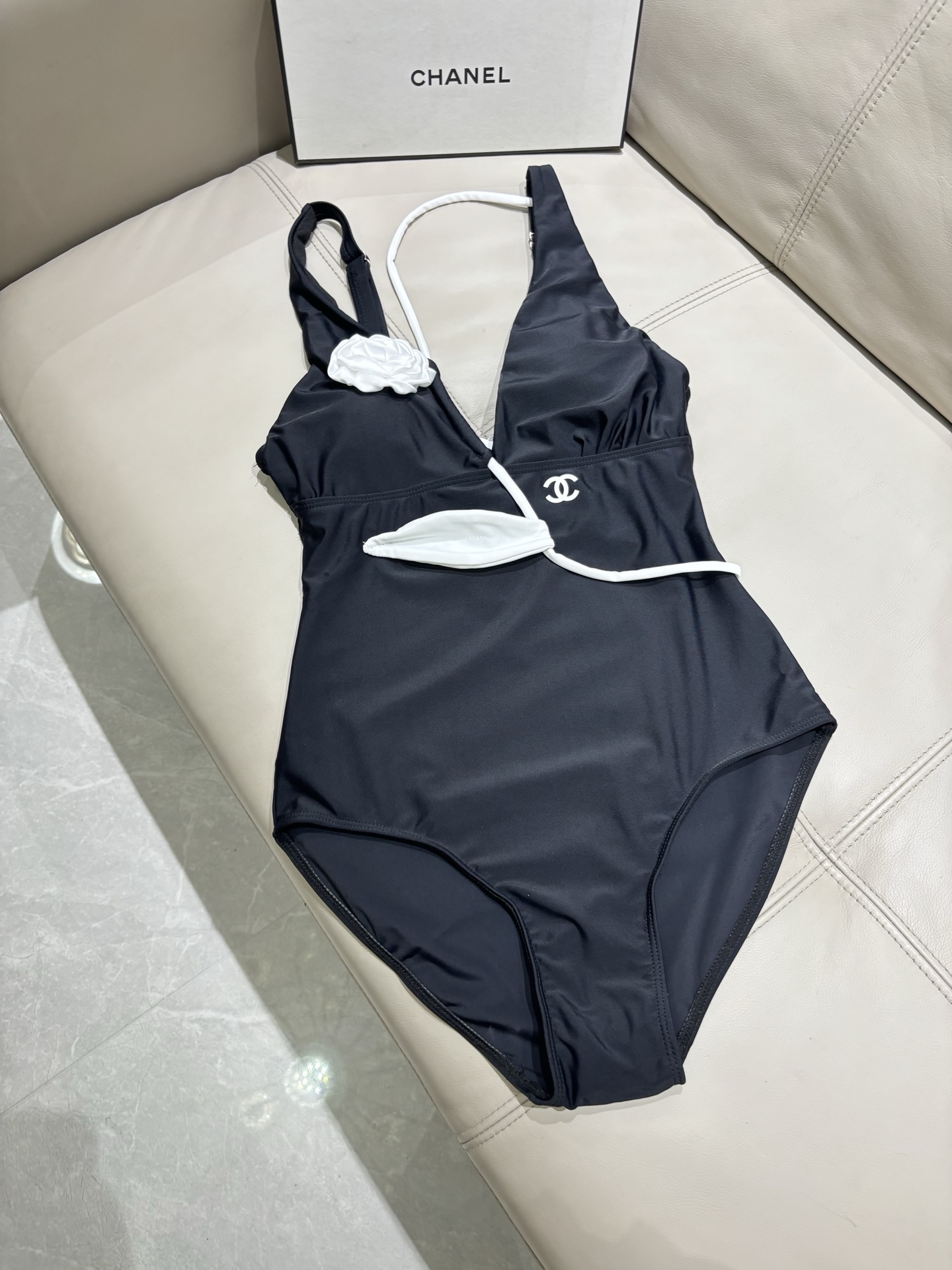 Chanel新款泳衣👙❤️😍🥰适合多种场景的游泳衣🏊‍♀️海边 游泳池 温泉 水上乐园 漂流都可以😌内搭
