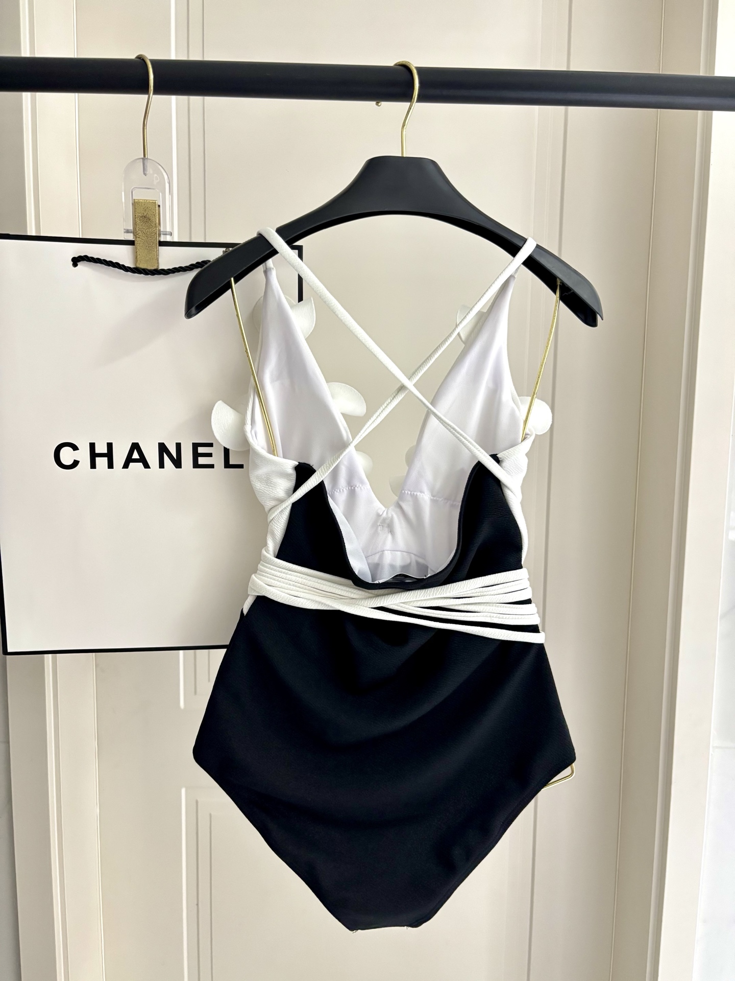 Chanel新款花朵泳衣👙❤️😍🥰适合多种场景的游泳衣🏊‍♀️海边 游泳池 温泉 水上乐园 漂流都可以😌