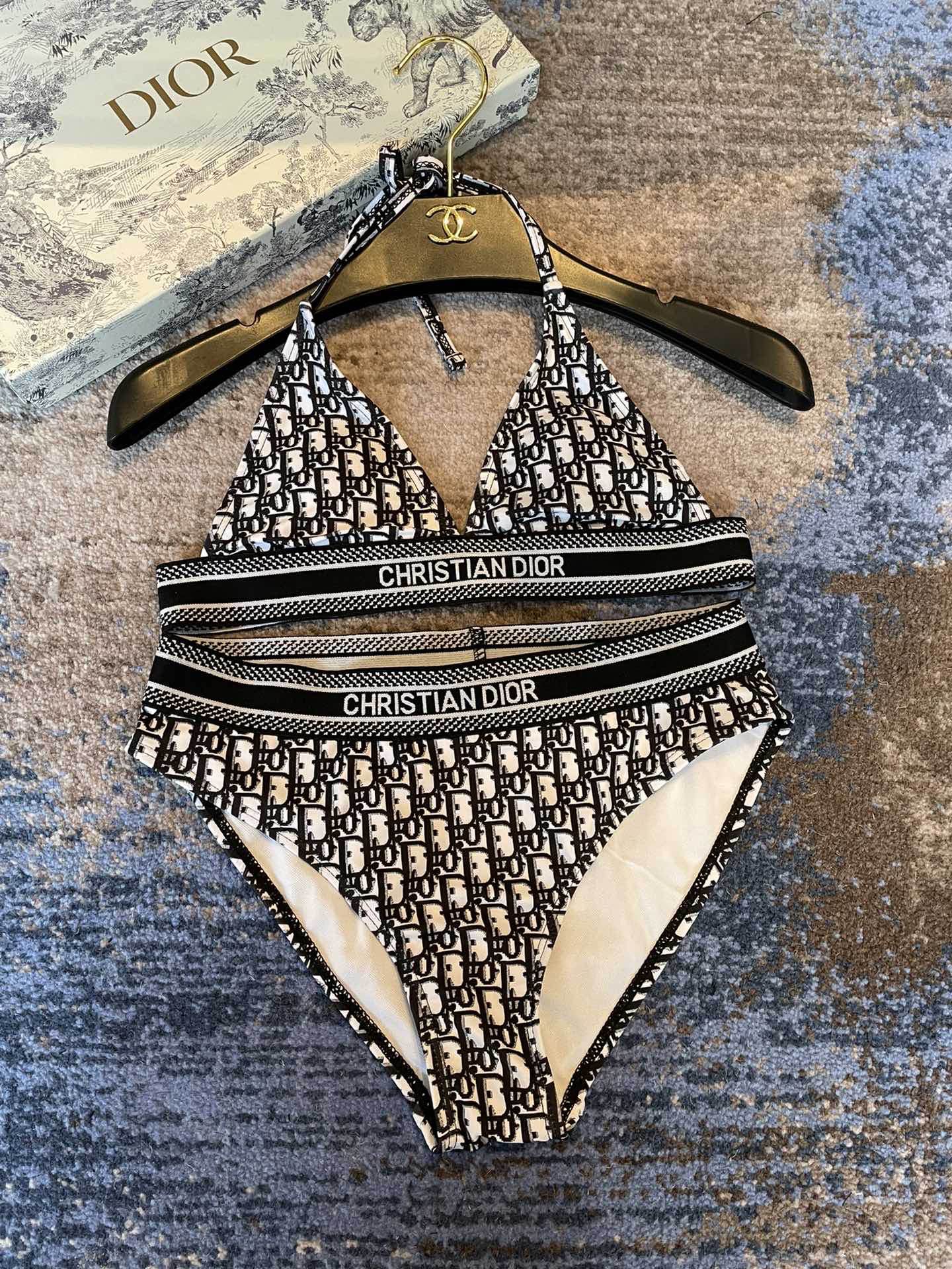 Dior迪奥比基尼泳衣👙❤️😍🥰适合多种场景的游泳衣🏊‍♀️海边 游泳池 温泉 水上乐园 漂流都可以😌内
