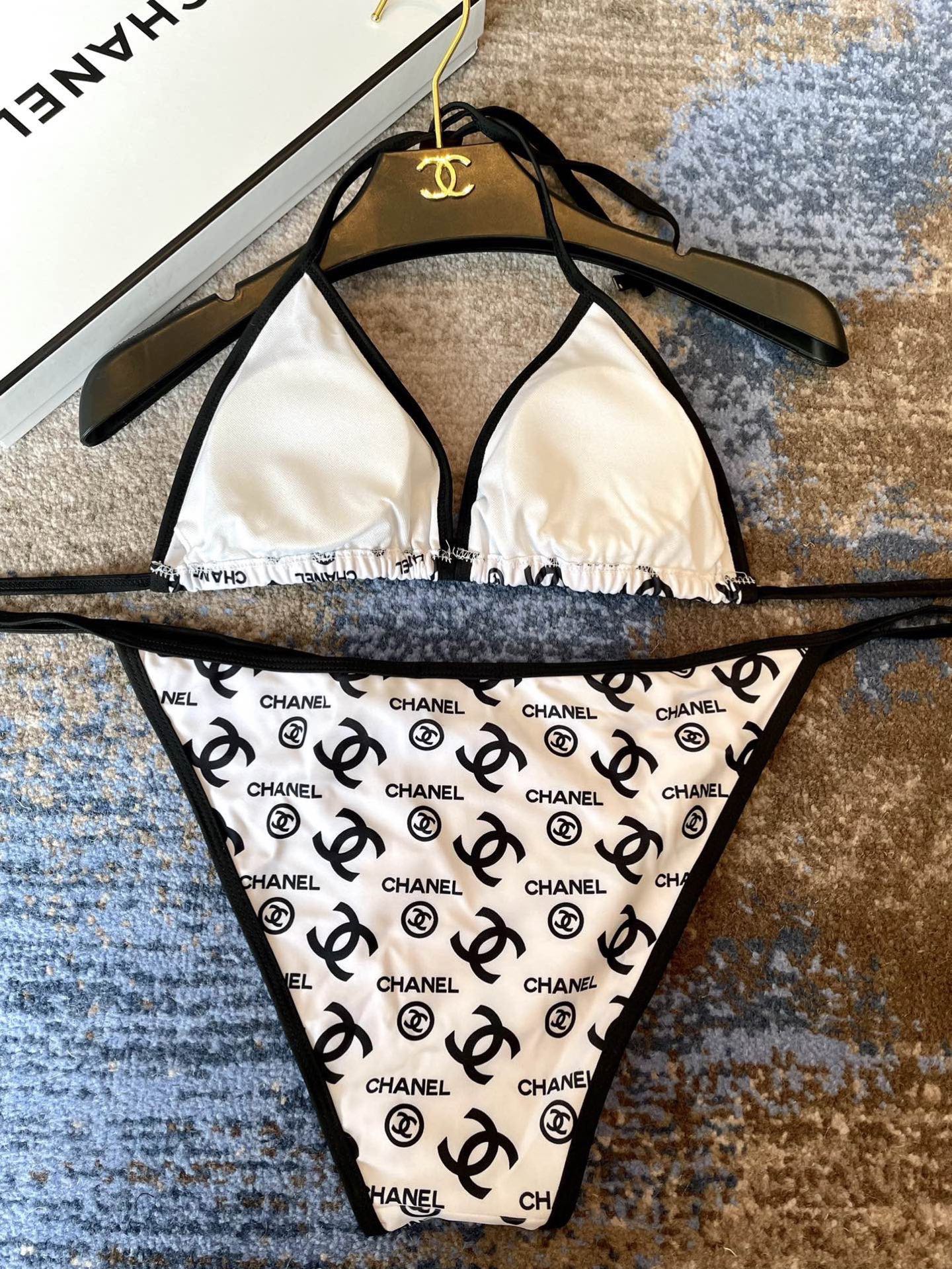Chanel 香奈儿新款印花比基尼👙❤️😍🥰适合多种场景的游泳衣🏊‍♀️海边 游泳池 温泉 水上乐园 漂