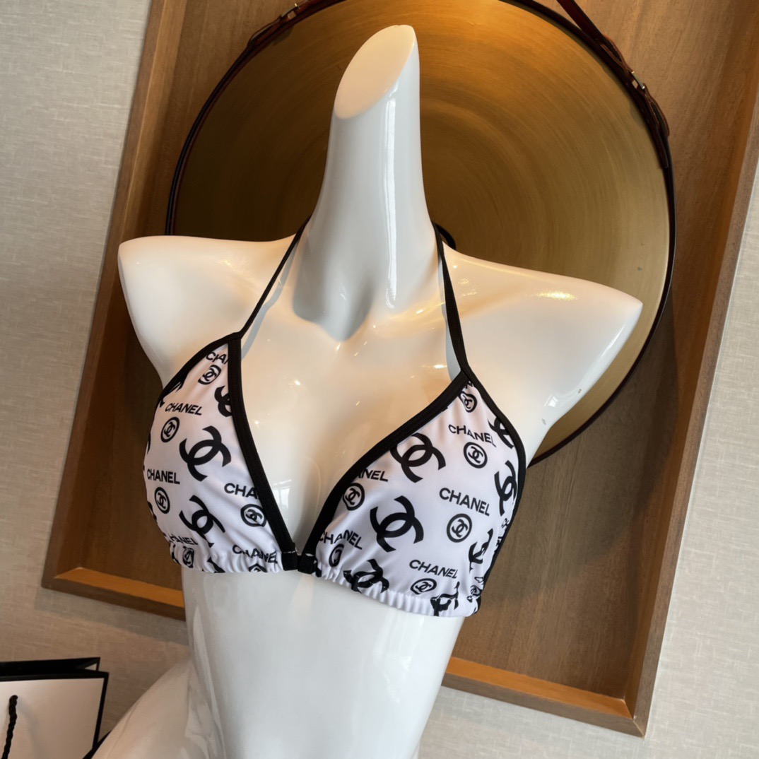 Chanel 香奈儿新款印花比基尼👙❤️😍🥰适合多种场景的游泳衣🏊‍♀️海边 游泳池 温泉 水上乐园 漂