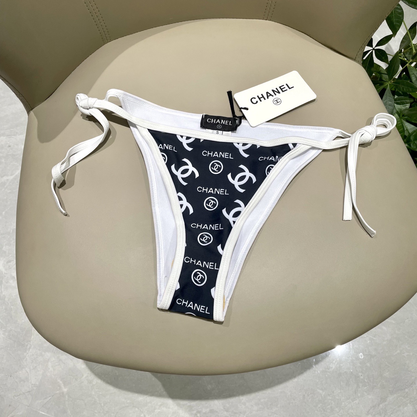 Chanel 香奈儿新款印花比基尼👙❤️😍🥰适合多种场景的游泳衣🏊‍♀️海边 游泳池 温泉 水上乐园 漂