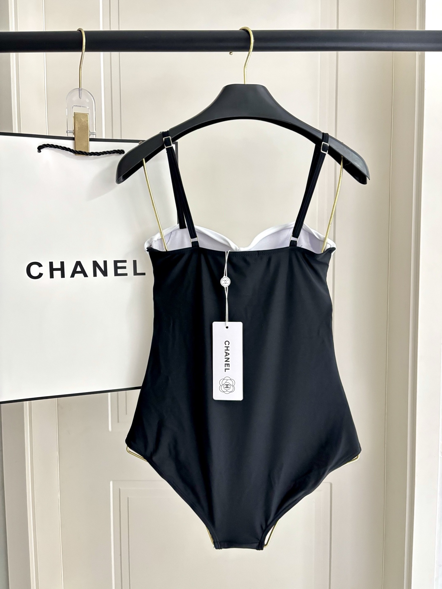 Chanel 香奈儿新款泳衣👙❤️😍🥰适合多种场景的游泳衣🏊‍♀️海边 游泳池 温泉 水上乐园 漂流都可