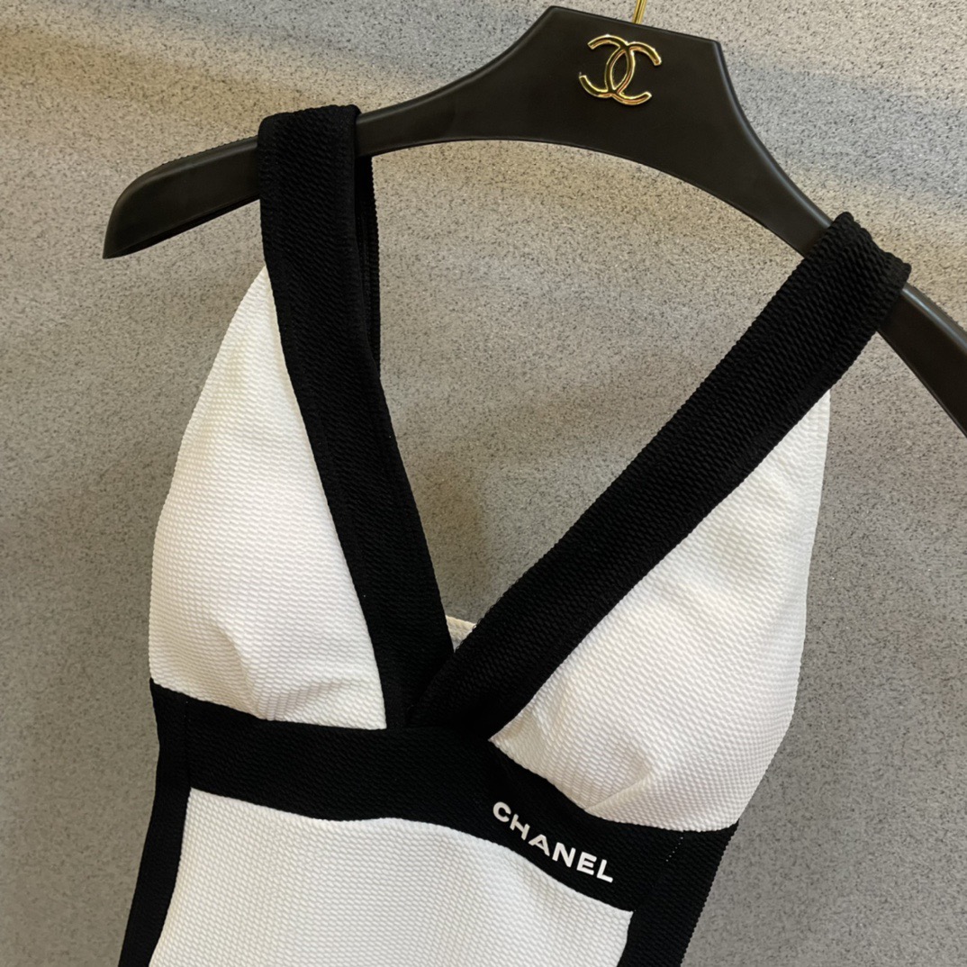 Chanel 香奈儿新款泳衣👙❤️😍🥰适合多种场景的游泳衣🏊‍♀️海边 游泳池 温泉 水上乐园 漂流都可