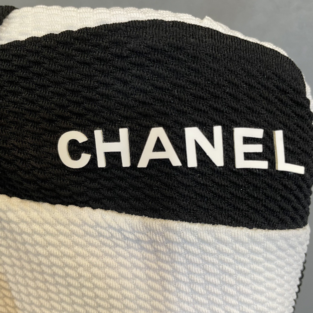 Chanel 香奈儿新款泳衣👙❤️😍🥰适合多种场景的游泳衣🏊‍♀️海边 游泳池 温泉 水上乐园 漂流都可