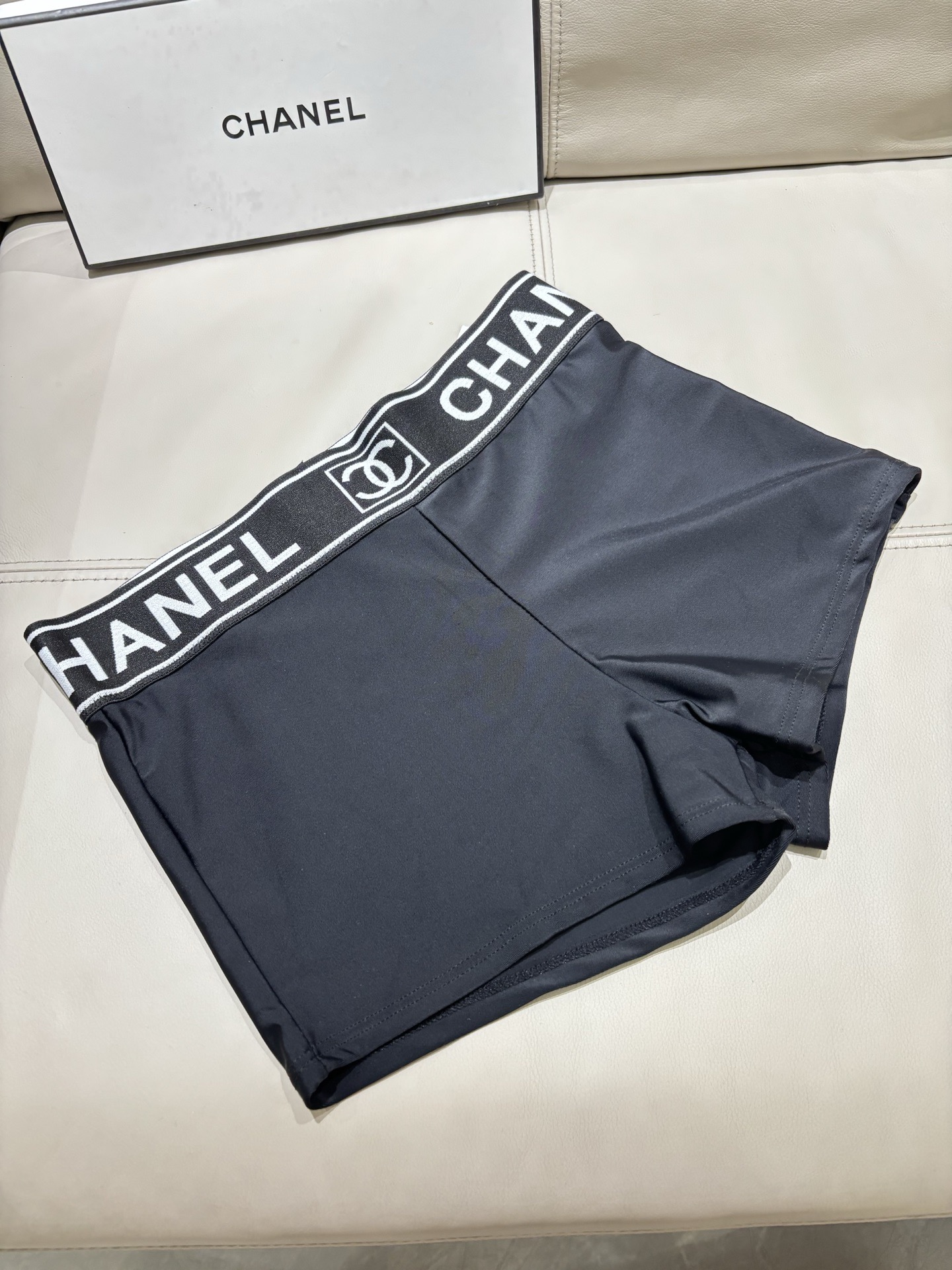 Chanel 香奈儿新款分体泳衣👙❤️😍🥰适合多种场景的游泳衣🏊‍♀️海边 游泳池 温泉 水上乐园 漂流