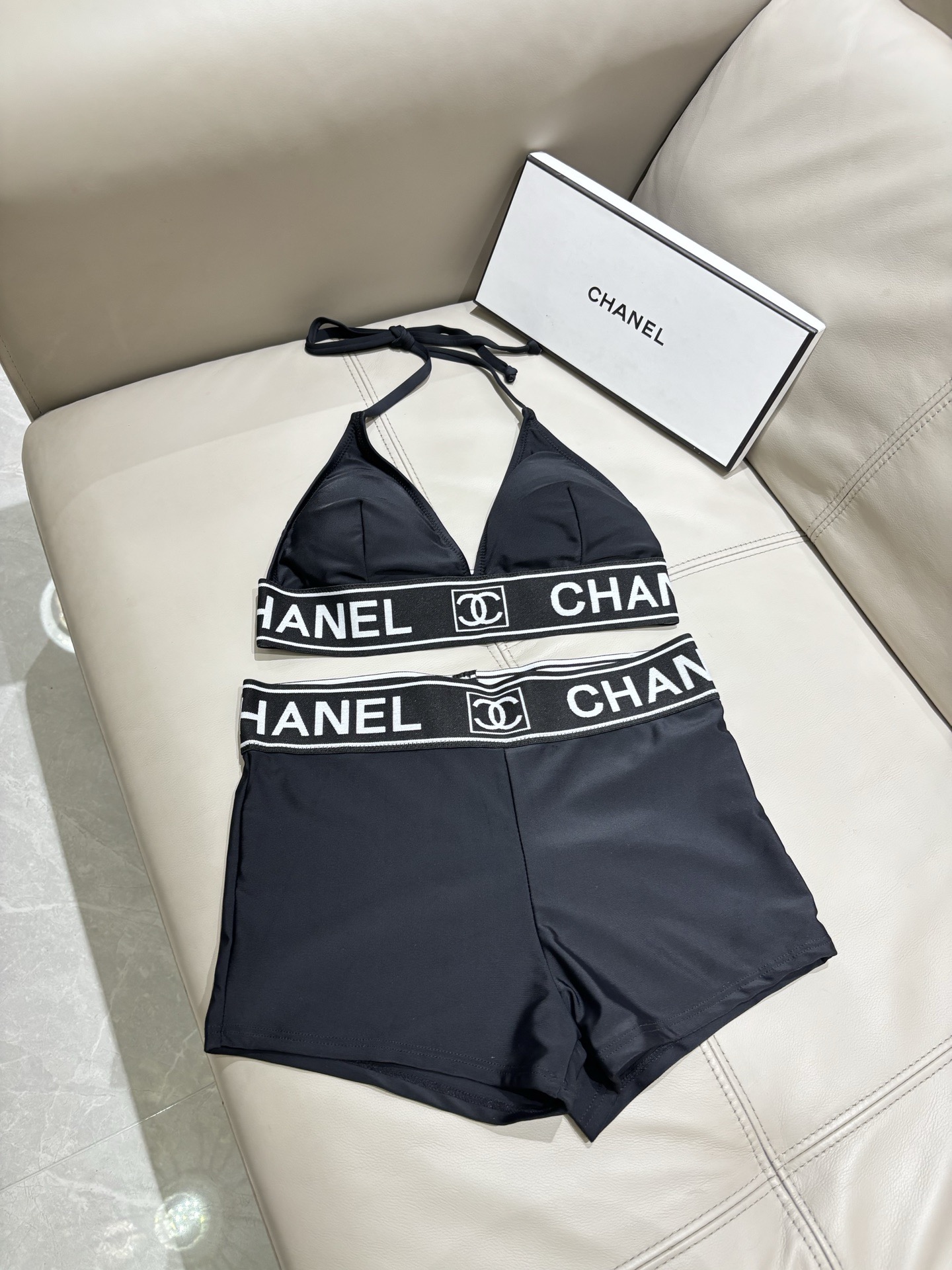 Chanel 香奈儿新款分体泳衣👙❤️😍🥰适合多种场景的游泳衣🏊‍♀️海边 游泳池 温泉 水上乐园 漂流