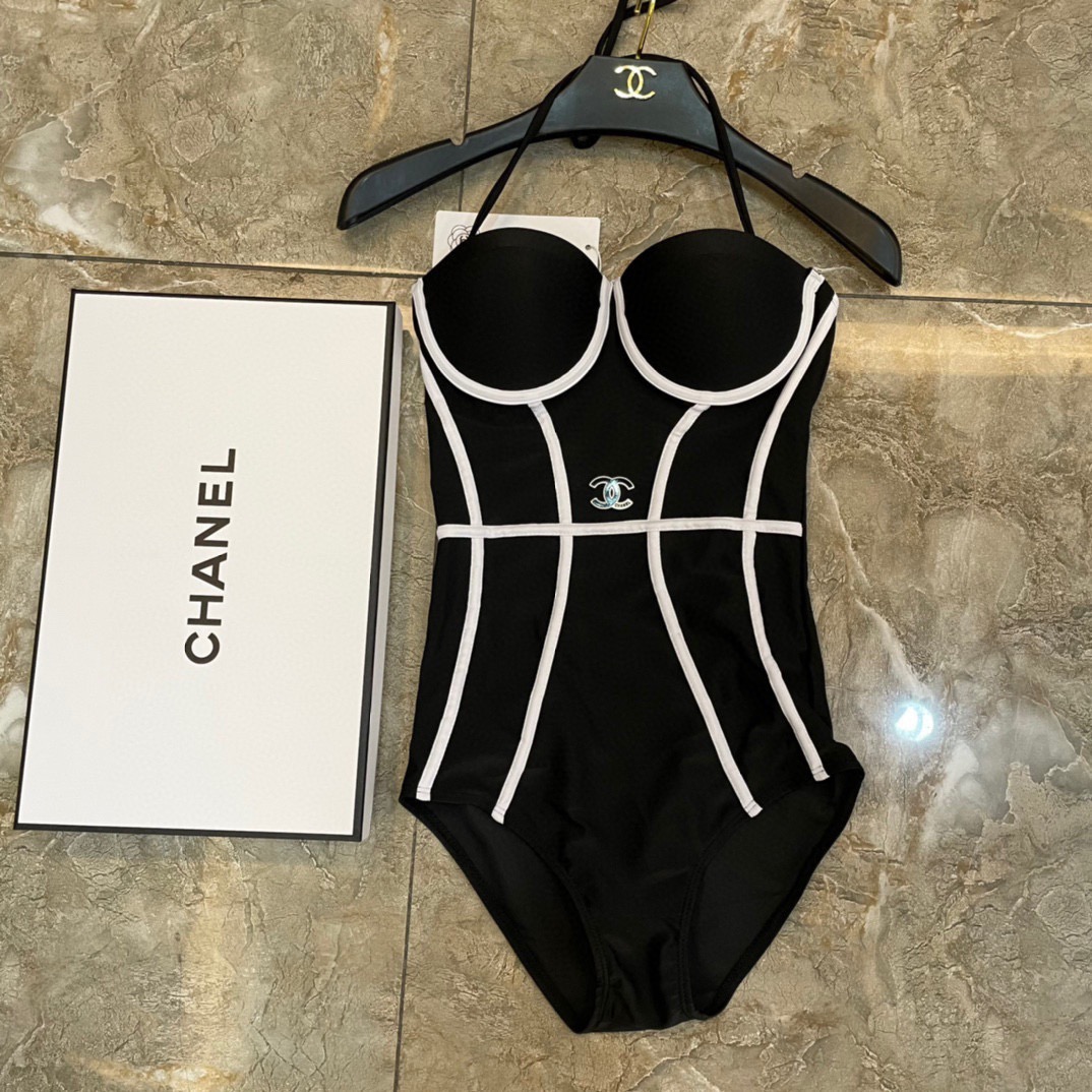Chanel专柜新款连体泳衣😍🥰适合多种场景的游泳衣🏊‍♀️海边 游泳池 温泉 水上乐园 漂流都可以😌面