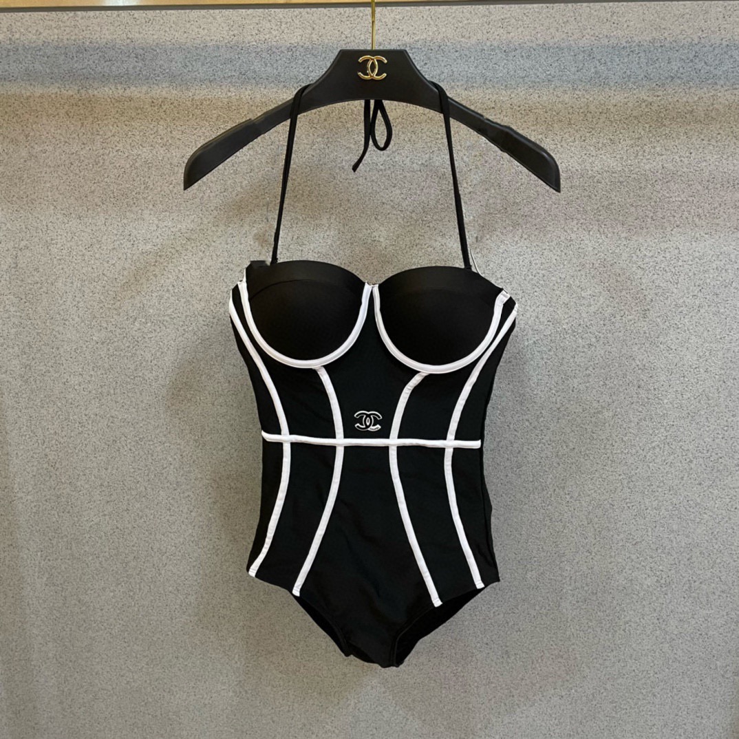 Chanel专柜新款连体泳衣😍🥰适合多种场景的游泳衣🏊‍♀️海边 游泳池 温泉 水上乐园 漂流都可以😌面