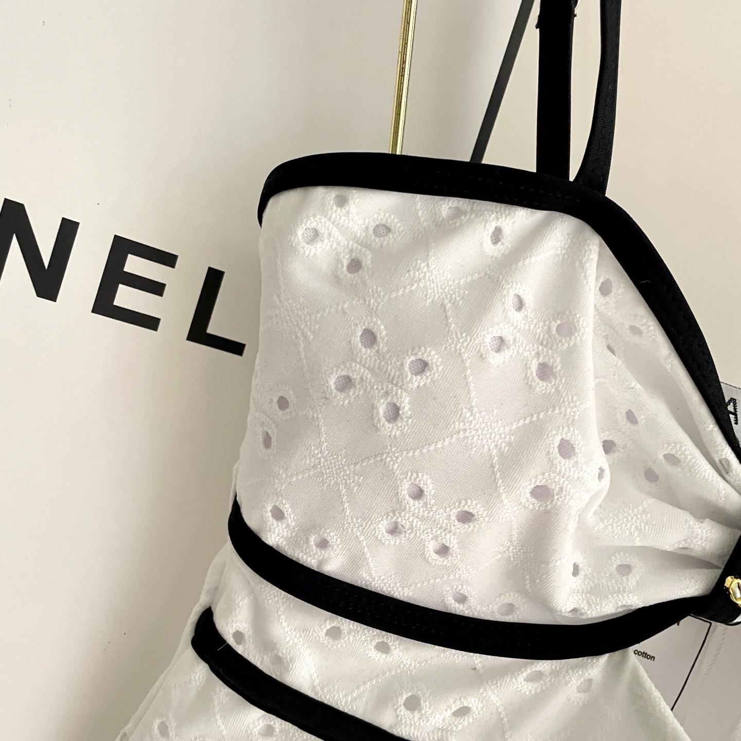 Chanel新款连体😍🥰适合多种场景的游泳衣🏊‍♀️海边 游泳池 温泉 水上乐园 漂流都可以😌内搭也完全