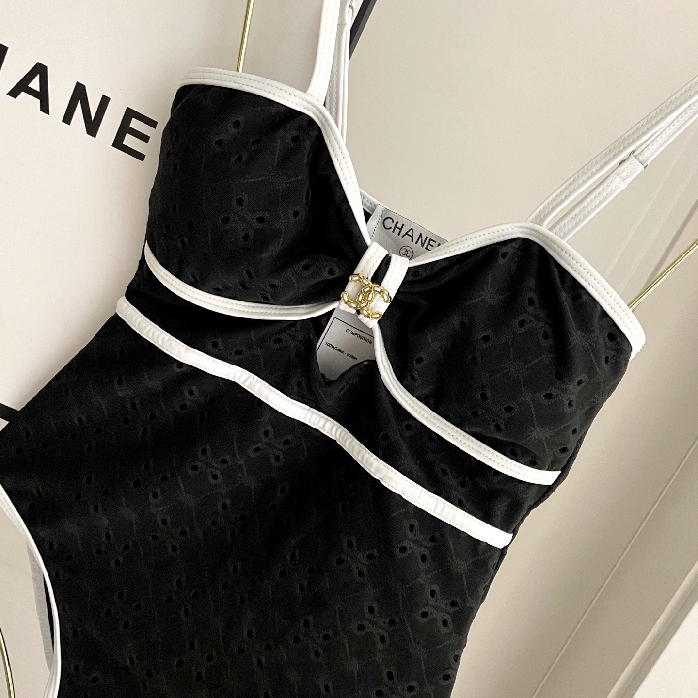 Chanel新款连体😍🥰适合多种场景的游泳衣🏊‍♀️海边 游泳池 温泉 水上乐园 漂流都可以😌内搭也完全