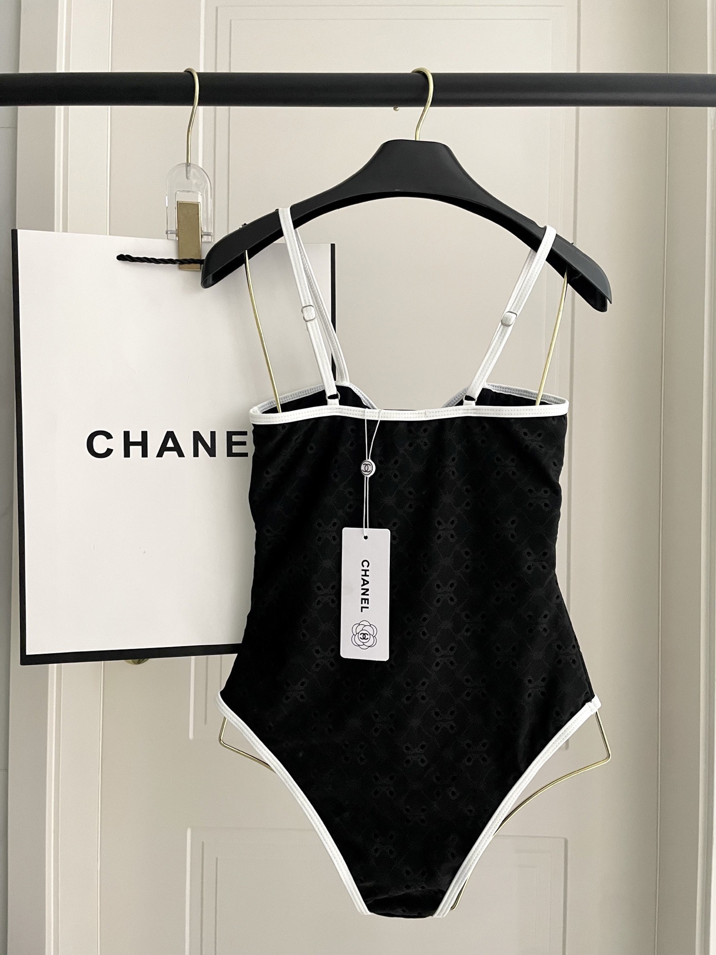 Chanel新款连体😍🥰适合多种场景的游泳衣🏊‍♀️海边 游泳池 温泉 水上乐园 漂流都可以😌内搭也完全