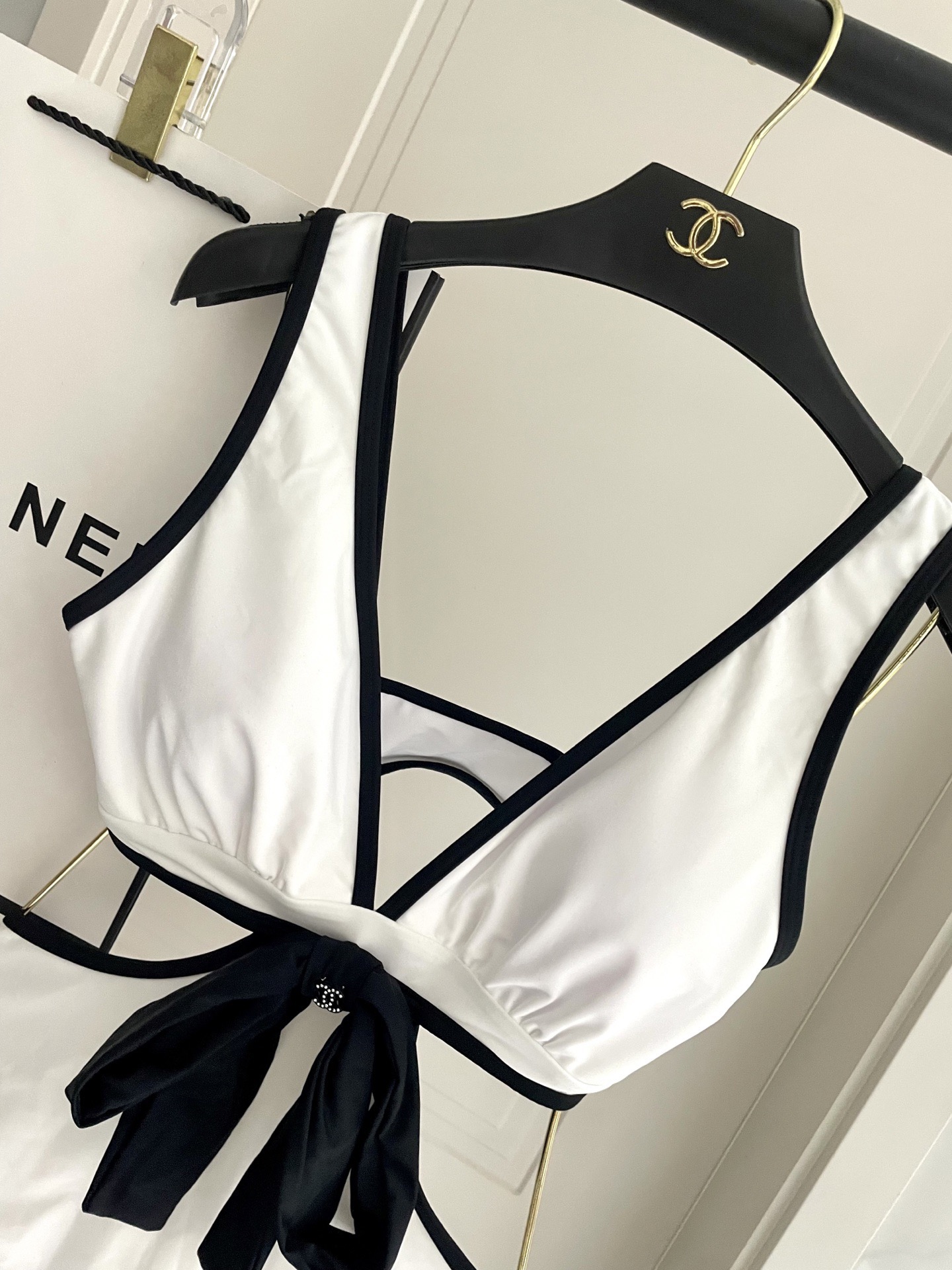 Chanel新款连体😍🥰适合多种场景的游泳衣🏊‍♀️海边 游泳池 温泉 水上乐园 漂流都可以😌内搭也完全