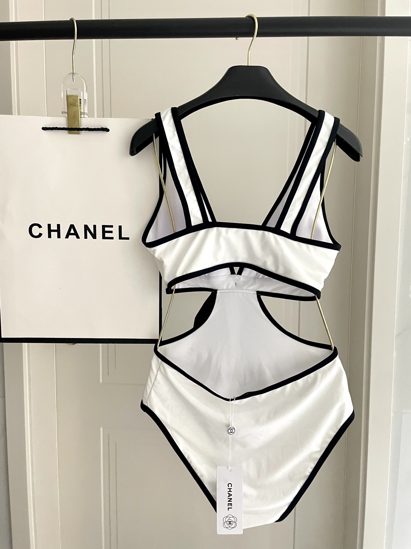 Chanel新款连体😍🥰适合多种场景的游泳衣🏊‍♀️海边 游泳池 温泉 水上乐园 漂流都可以😌内搭也完全
