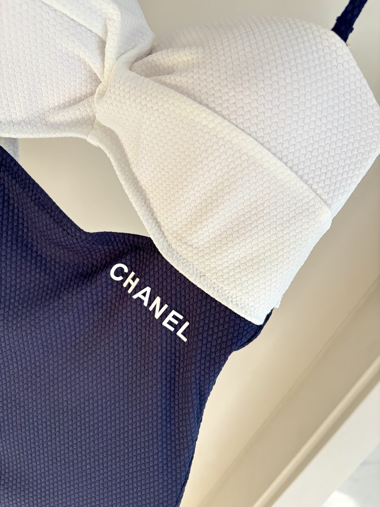 Chanel新款连体😍🥰适合多种场景的游泳衣🏊‍♀️海边 游泳池 温泉 水上乐园 漂流都可以😌内搭也完全