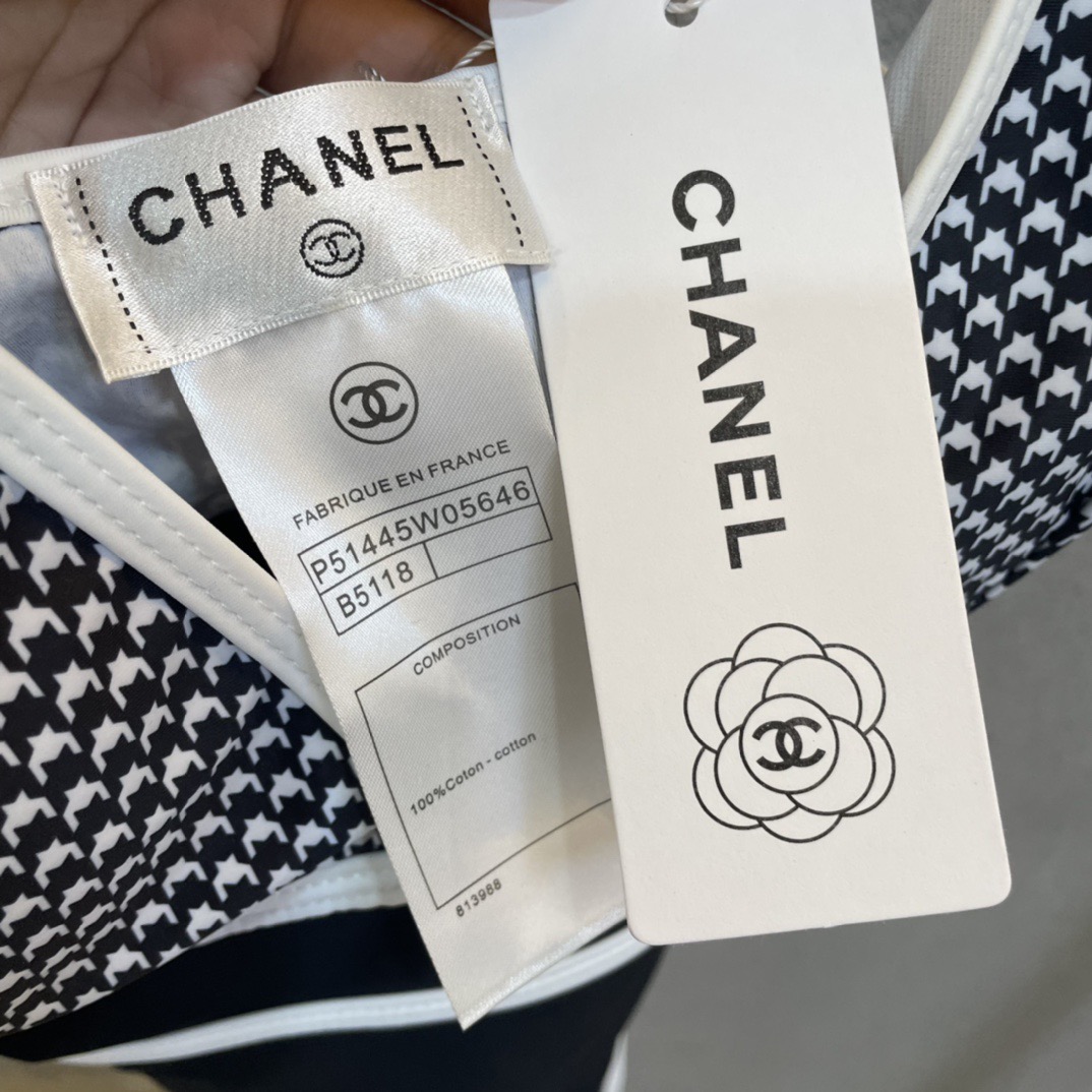 Chanel新款连体😍🥰适合多种场景的游泳衣🏊‍♀️海边 游泳池 温泉 水上乐园 漂流都可以😌内搭也完全