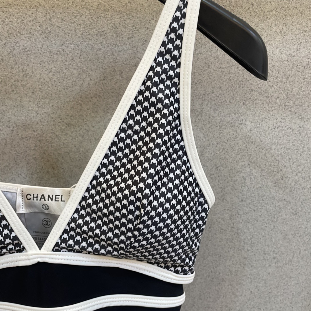 Chanel新款连体😍🥰适合多种场景的游泳衣🏊‍♀️海边 游泳池 温泉 水上乐园 漂流都可以😌内搭也完全