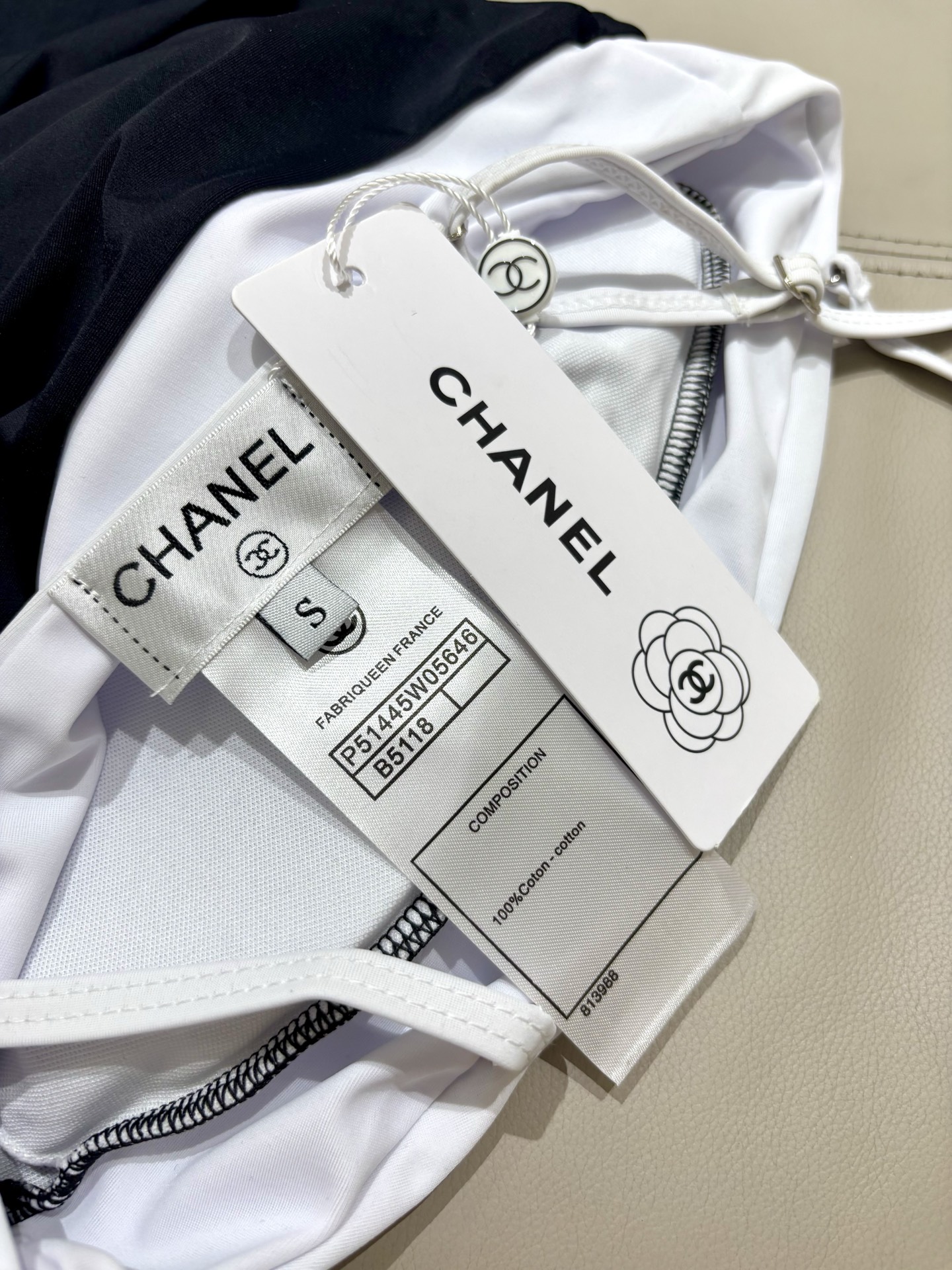 Chanel新款连体😍🥰适合多种场景的游泳衣🏊‍♀️海边 游泳池 温泉 水上乐园 漂流都可以😌内搭也完全