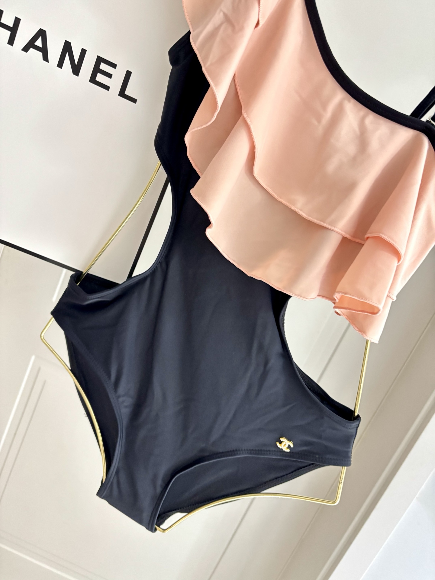 Chanel新款连体😍🥰适合多种场景的游泳衣🏊‍♀️海边 游泳池 温泉 水上乐园 漂流都可以😌内搭也完全